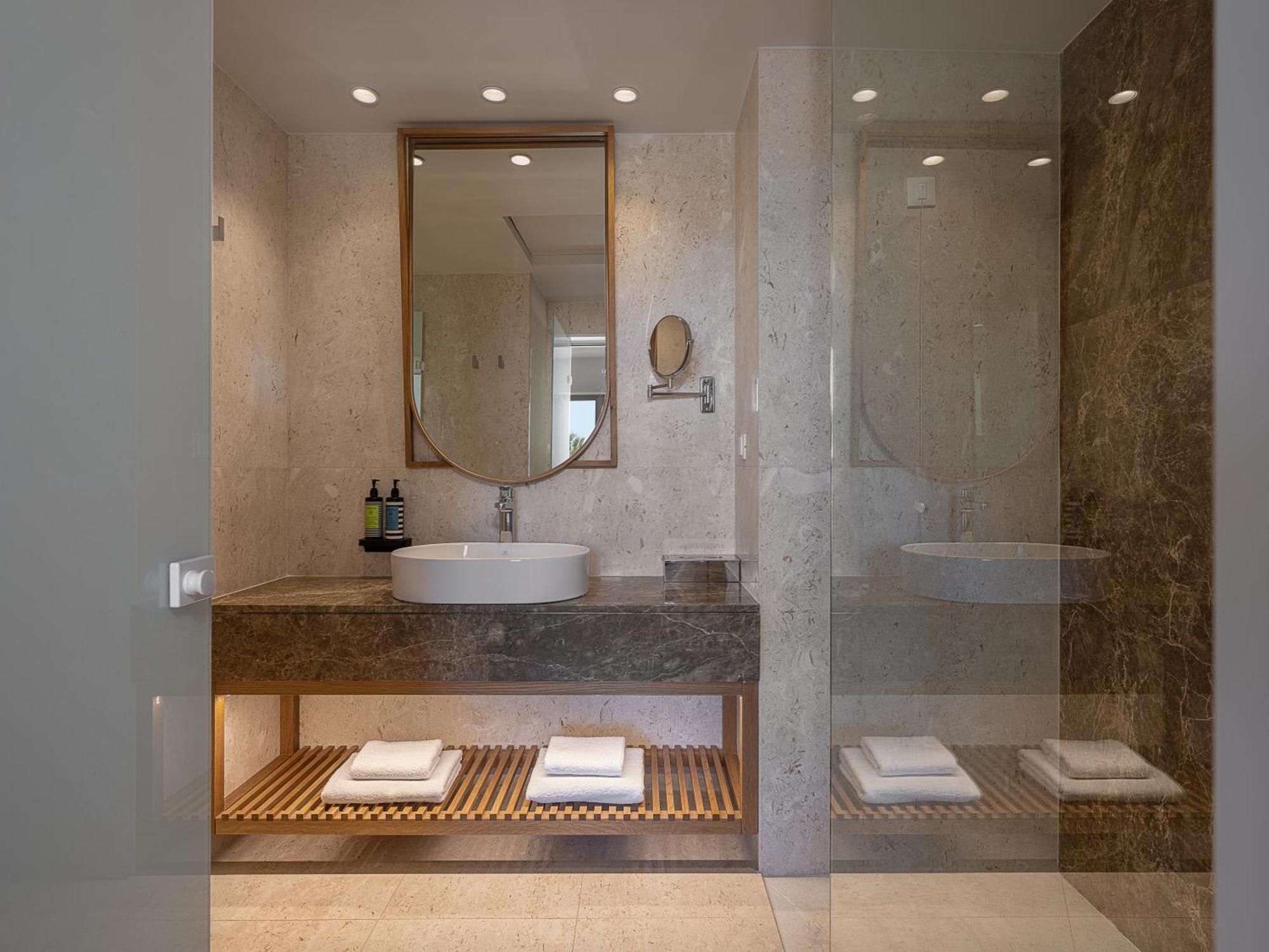 Premium Suite Residence Collection Adults Only 13,1671875328:JPEG