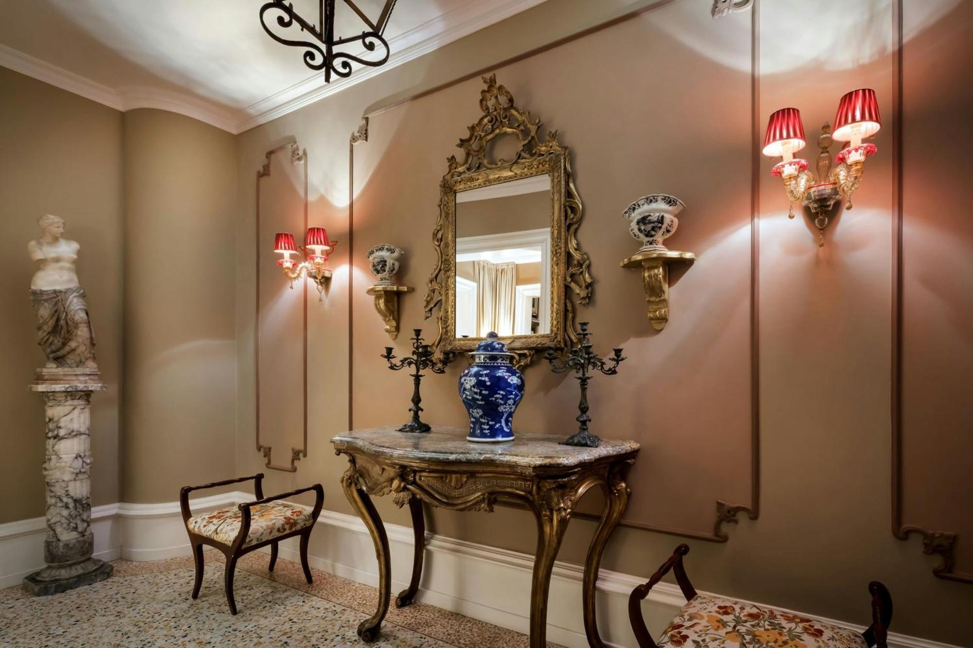 Heritage 1 Bedroom Suite 1 King SMaria DGiglio view