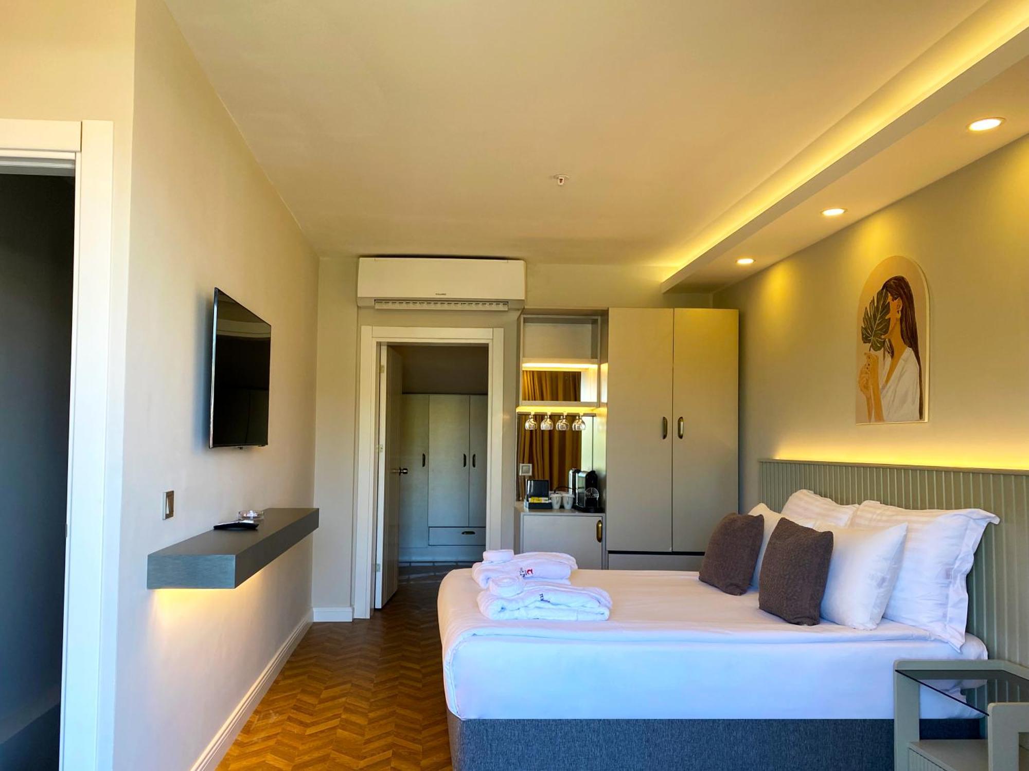 Select Standard Room,988679110:JPEG