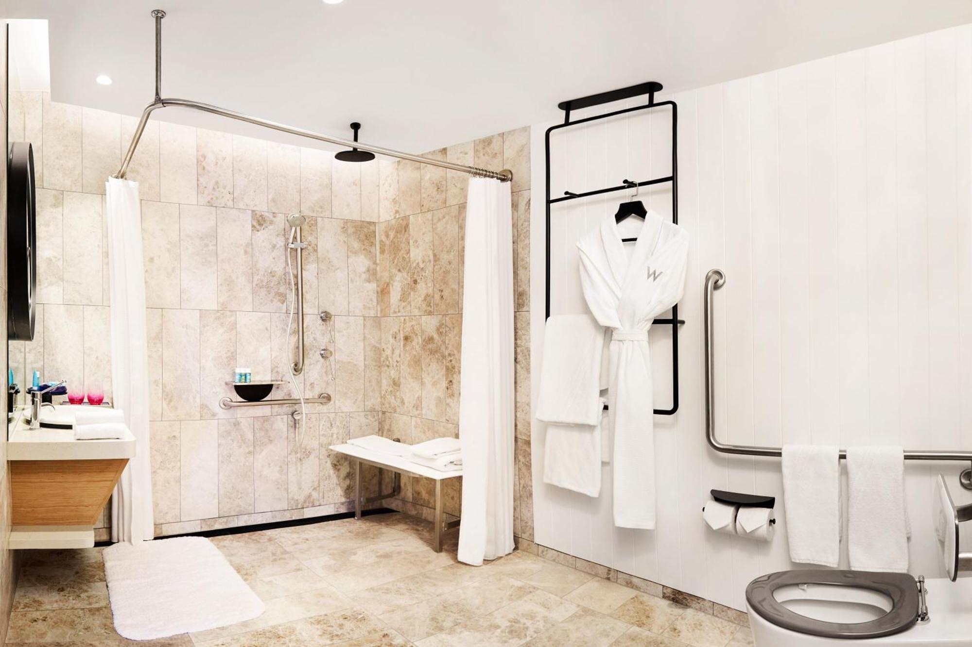 King Room Partial River View – Standard King