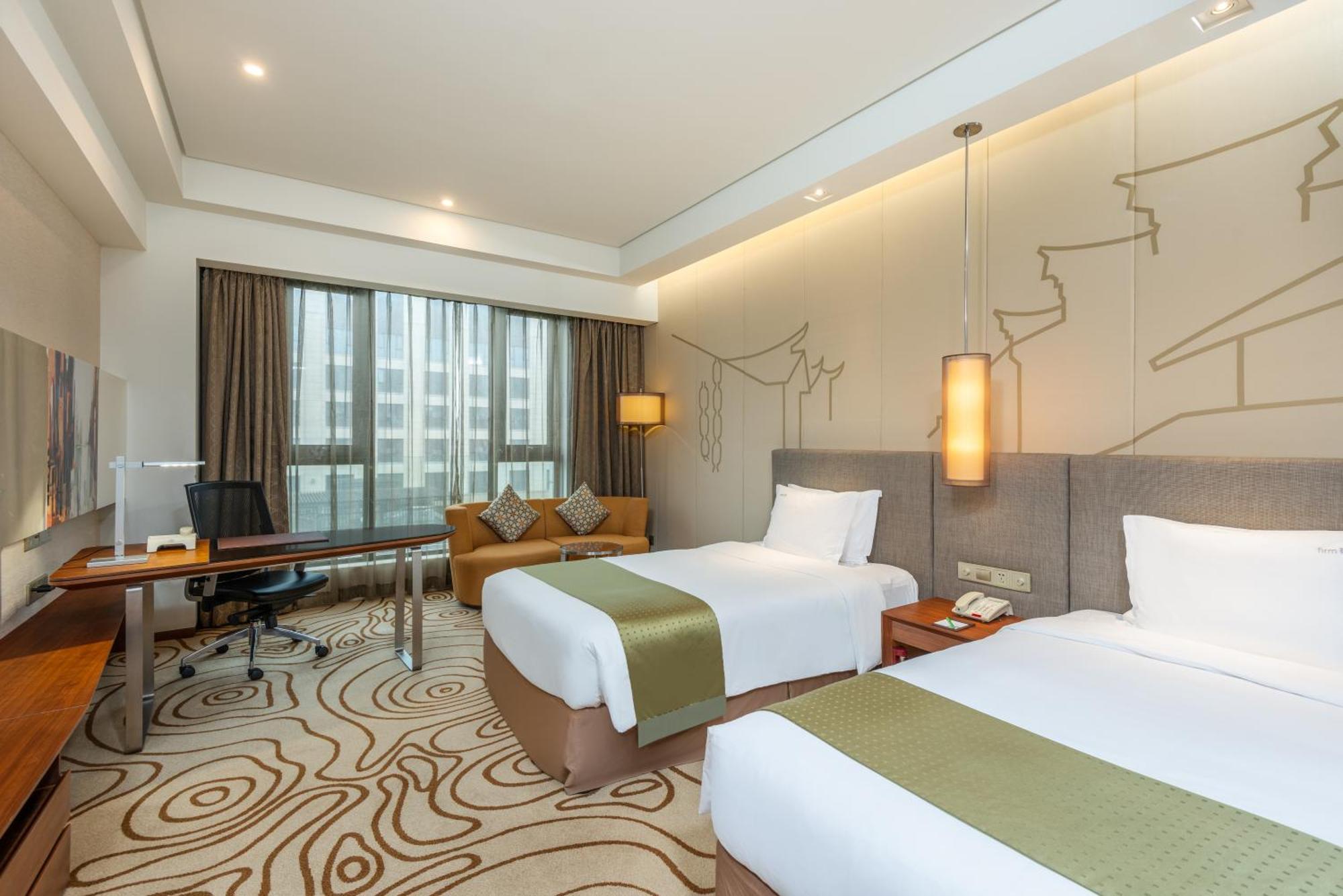 Standard King Room City View