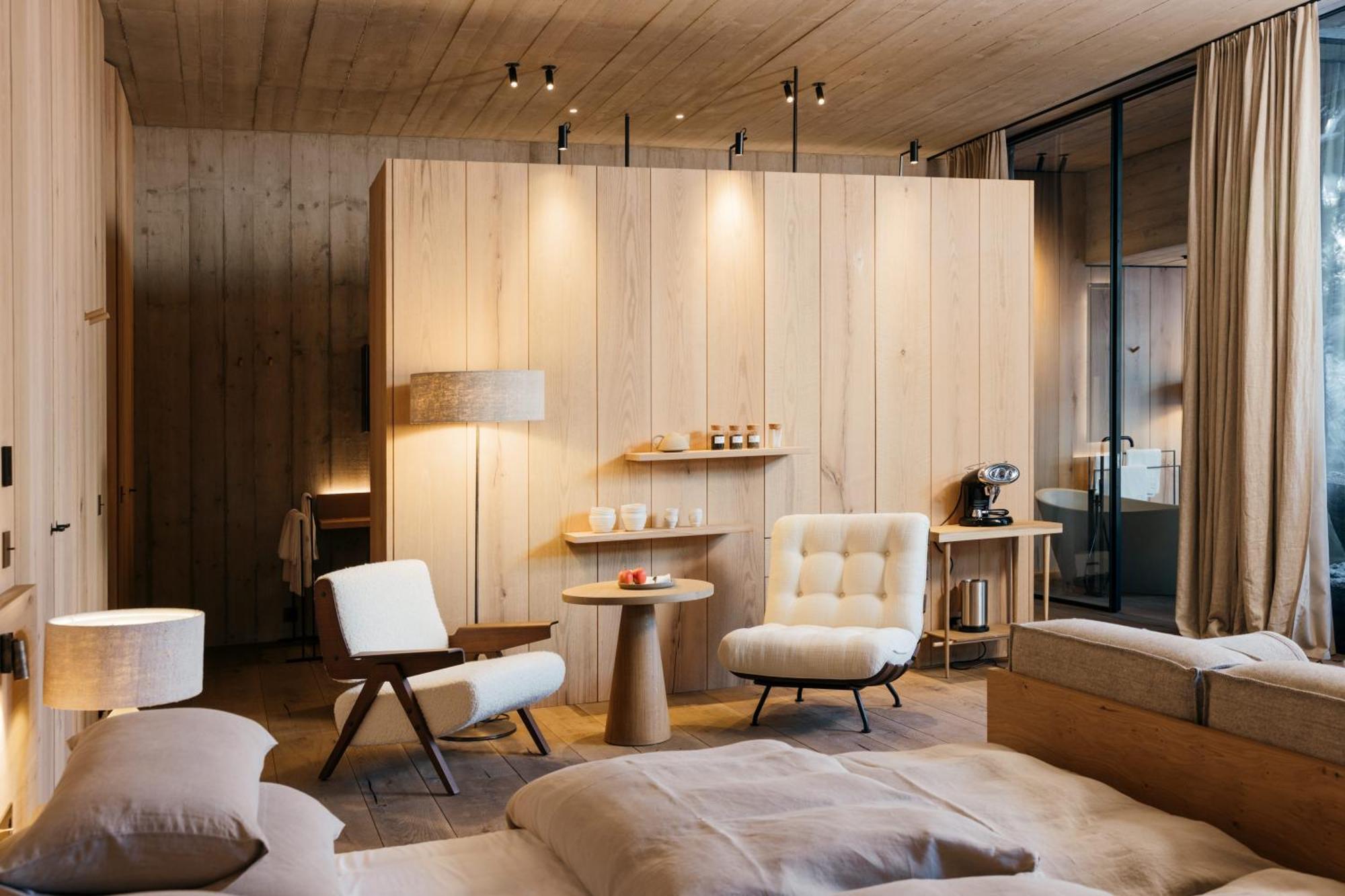Suite with Sauna,1672604216:JPEG