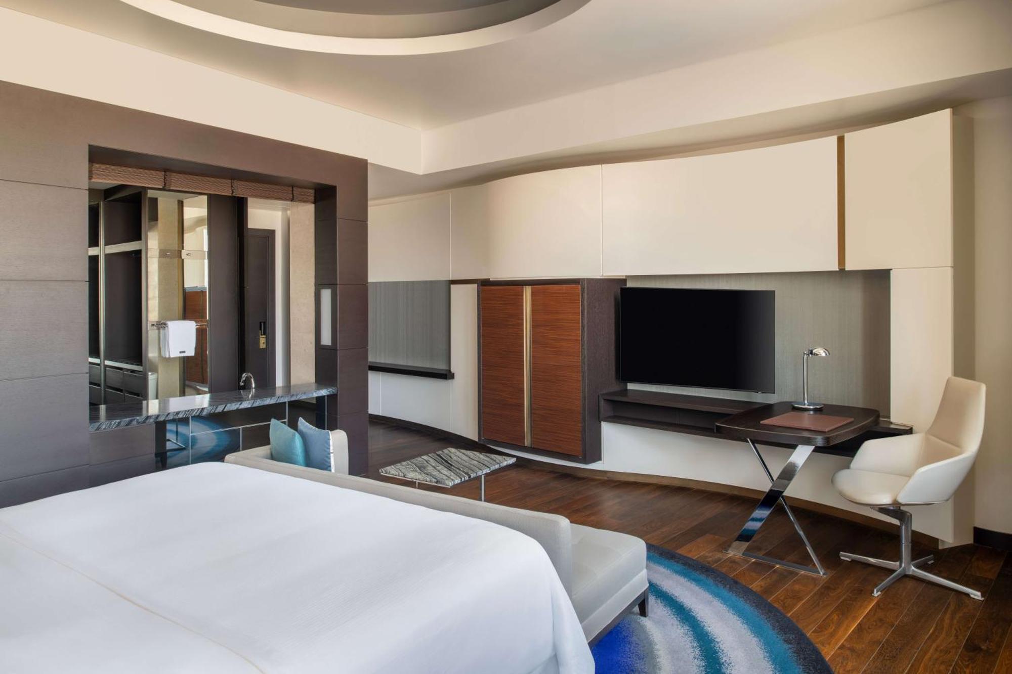 Executive Room City View King Bed access to Executive Club Lounge