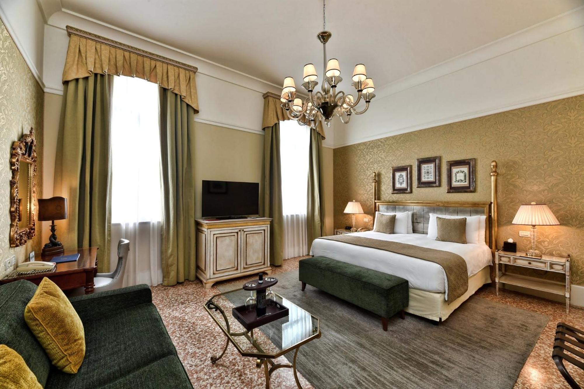 Grand Deluxe Room