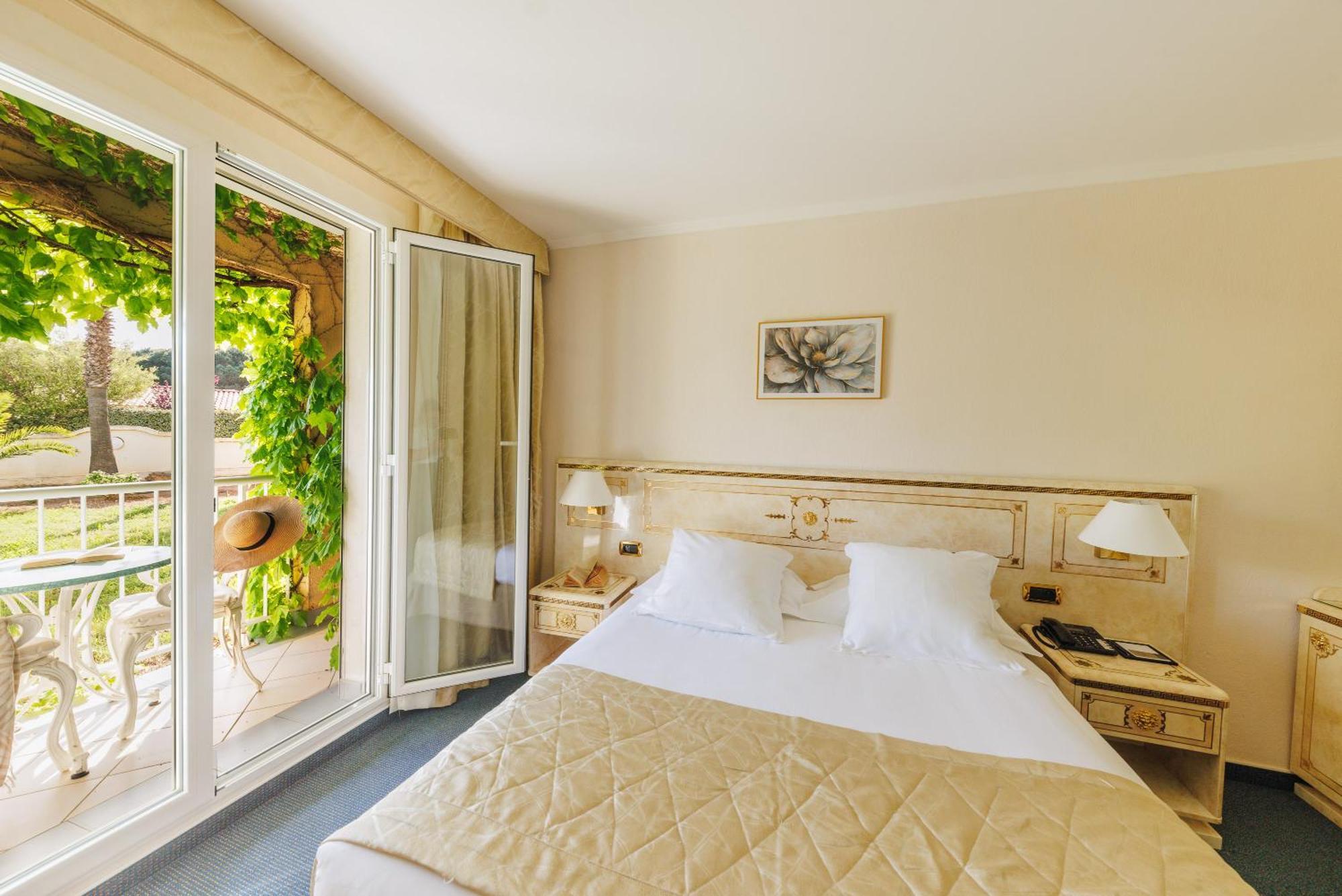 Classic Room Garden View