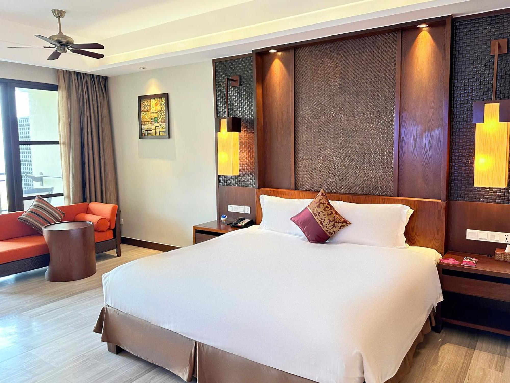 Premier Ocean View Double Room Balcony Bathtub
