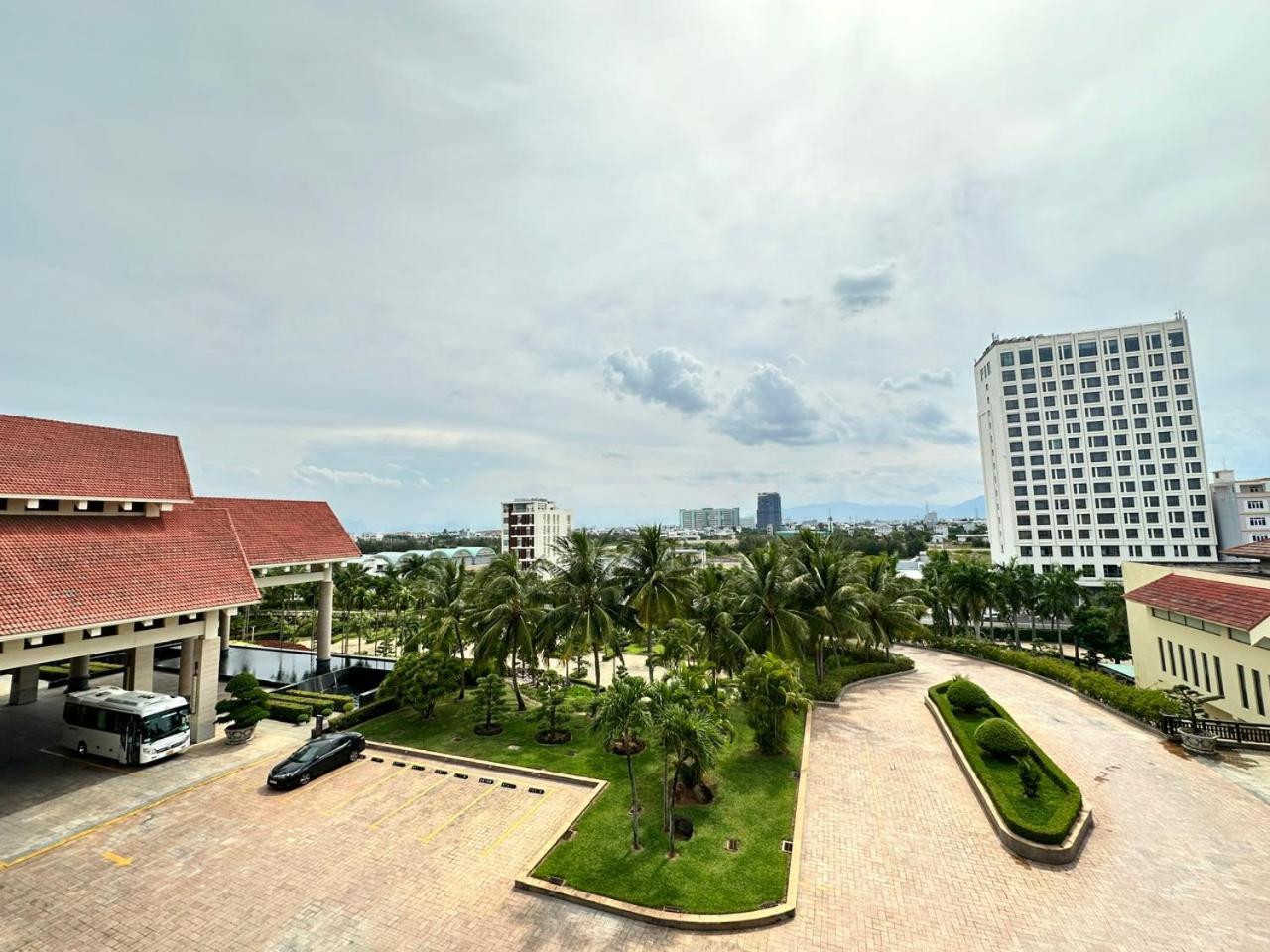 Premier Twin Room Balcony City View