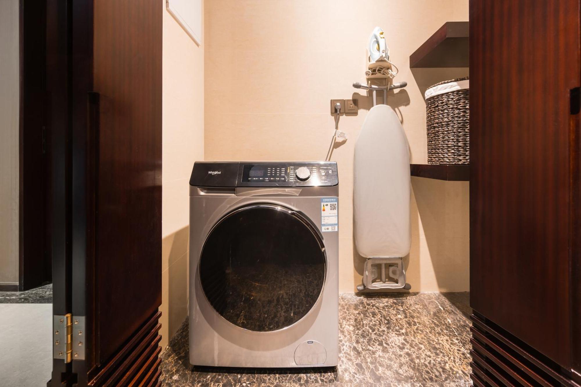 Superior One-Bedroom Apartment