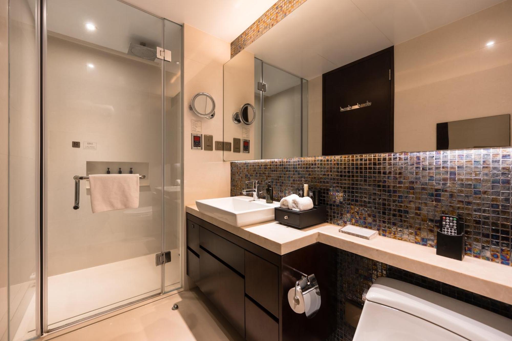 Superior One-Bedroom Apartment