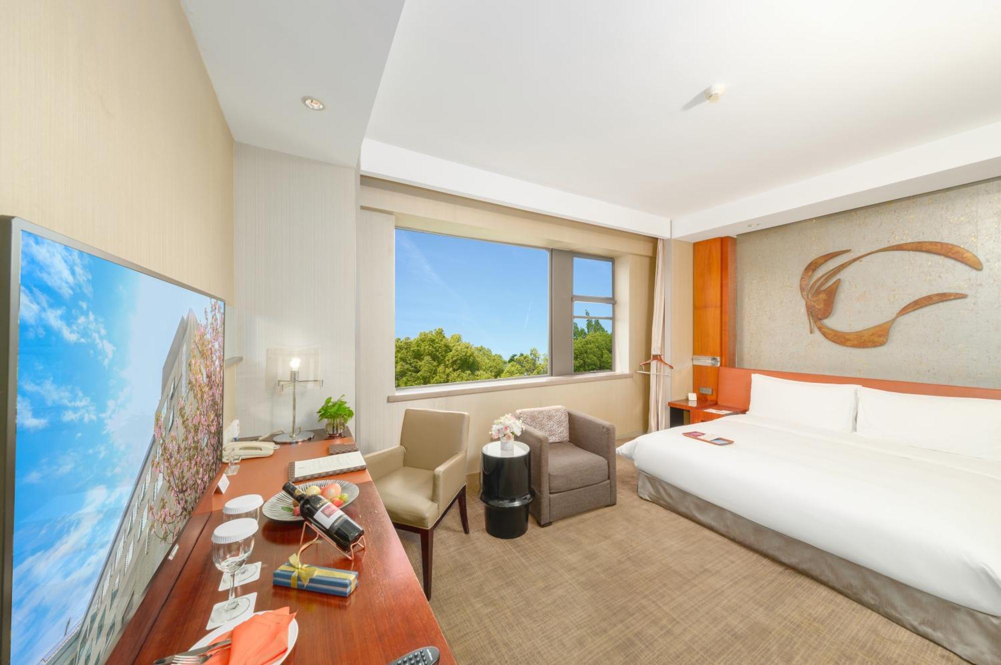 Deluxe Double or Twin Room