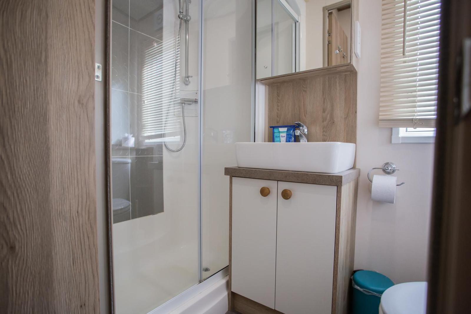 6 Berth Luxury Caravan Pet