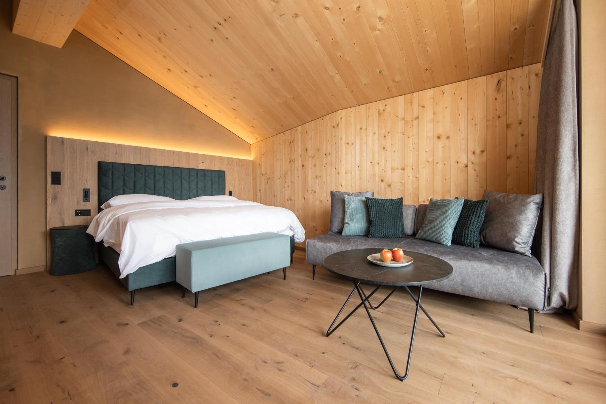 Deluxe Family Suite