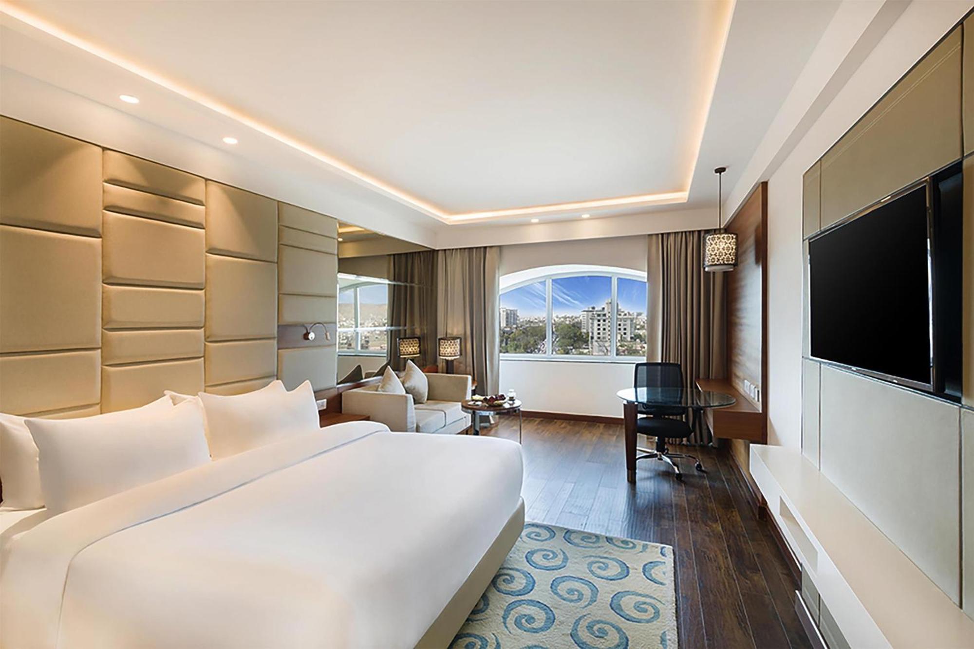 Double Room Enjoy INR 500 credit on buffet at Mosaic Restaurant Happy Hours 11 on Alcoholic Beverages 12 PM-6 PM Soft Beverages Except Dragon House 2 pints of House Beer per room once during Laundry Spa
