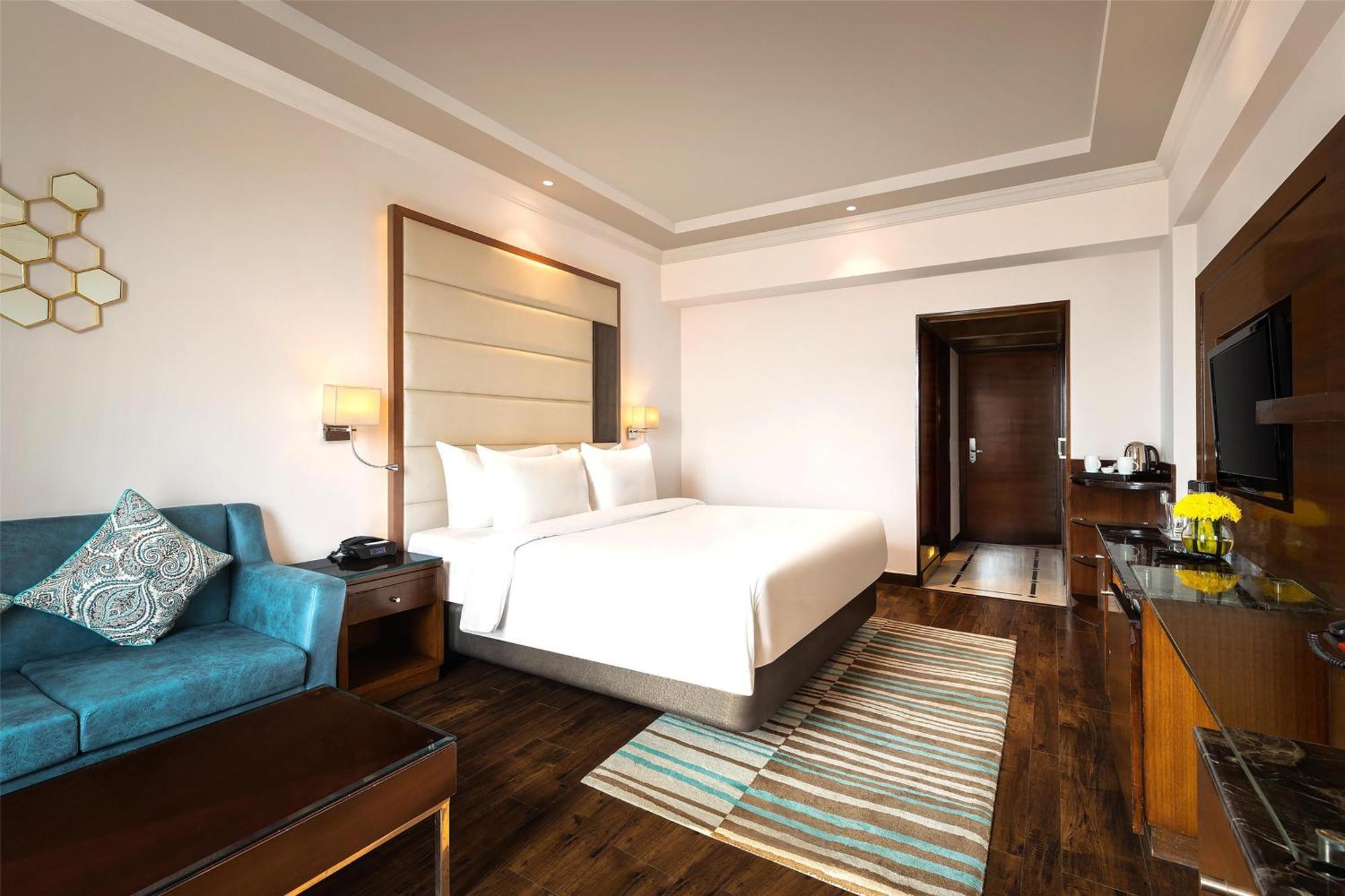 Superior Double Room Enjoy Happy Hours 11 on Beverages 12 PM-6 PM Except Dragon House on Spa Laundry service INR 500 credit on buffet at Mosaic Restaurant