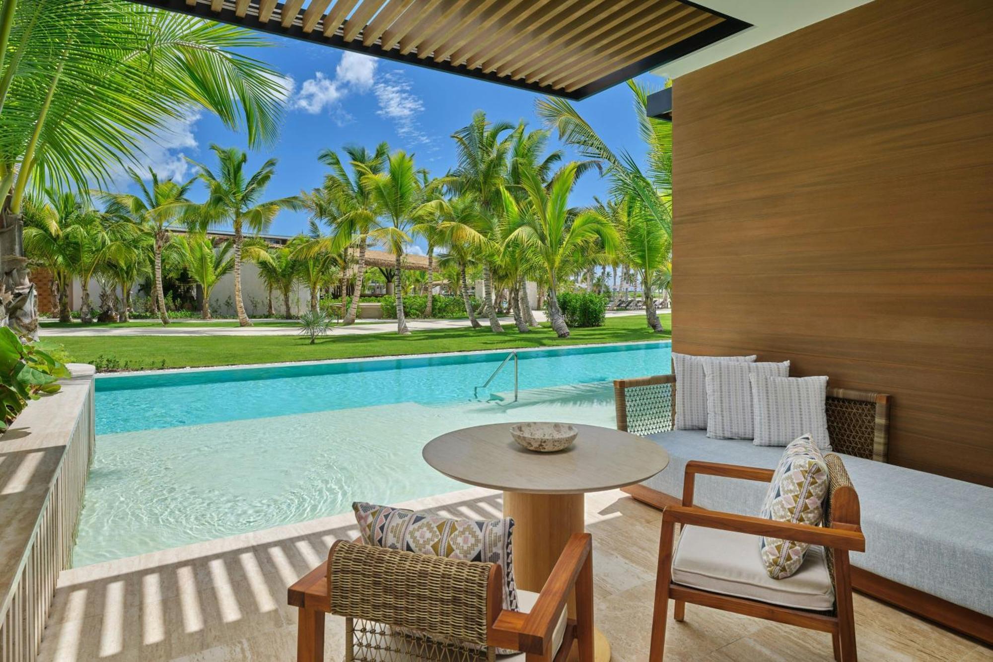King Room with Pool Access,1684097782:JPEG