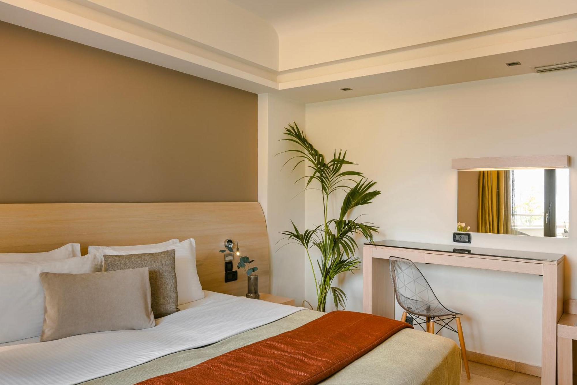 Doppel-/Zweibettzimmer mit seitlichem Meerblick