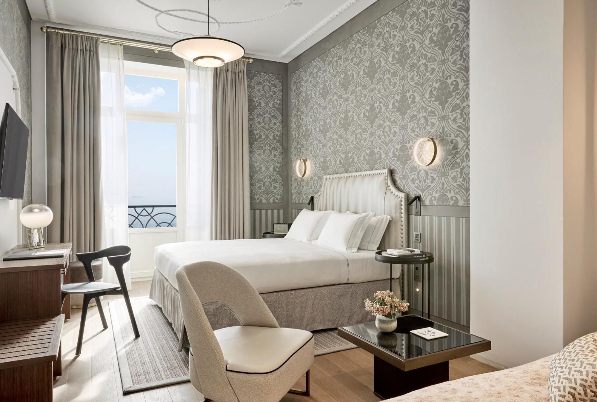 Junior Suite Sea Front Balcony