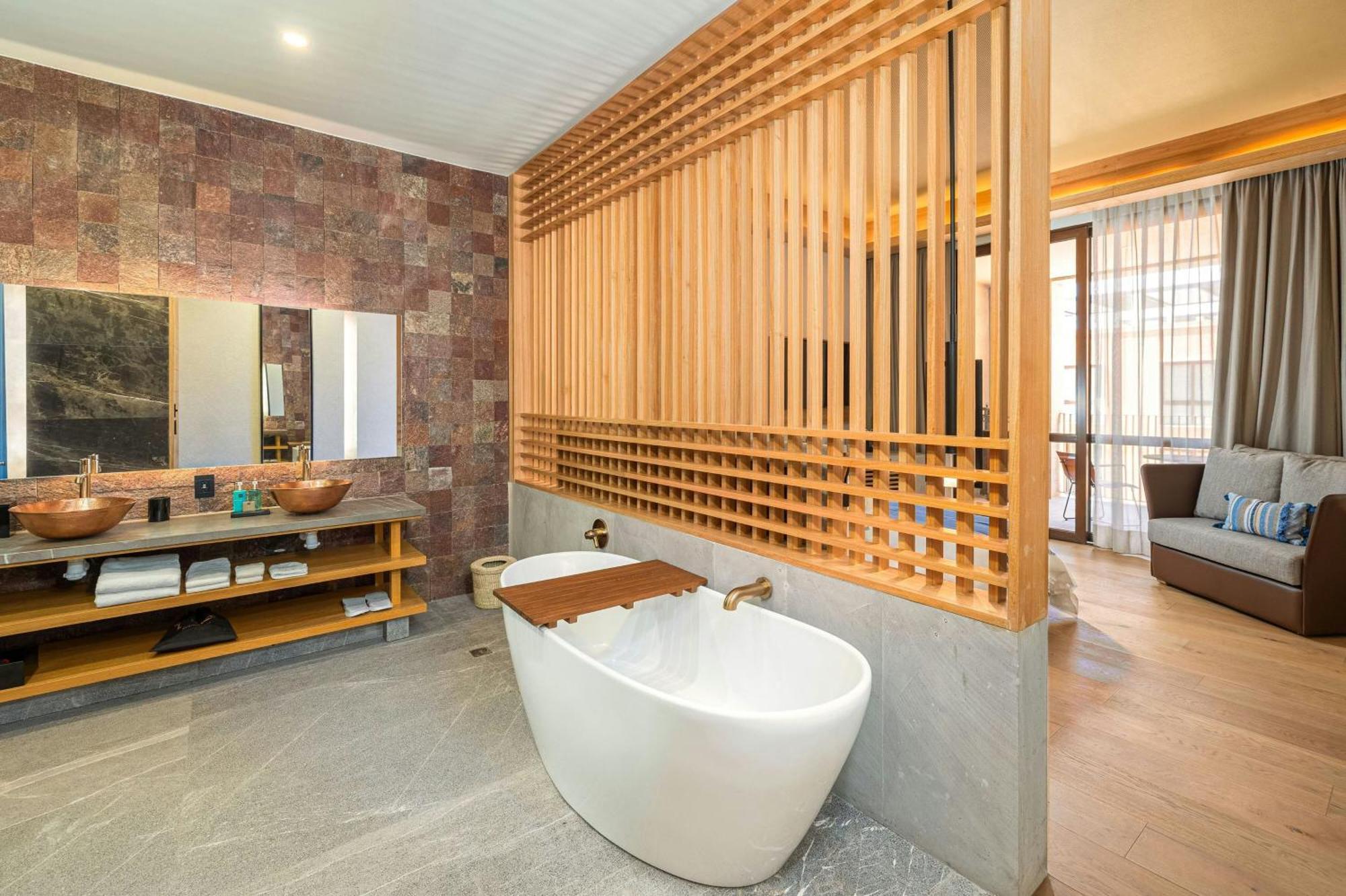 Habitación Deluxe con cama extragrande - Vistas a la piscina