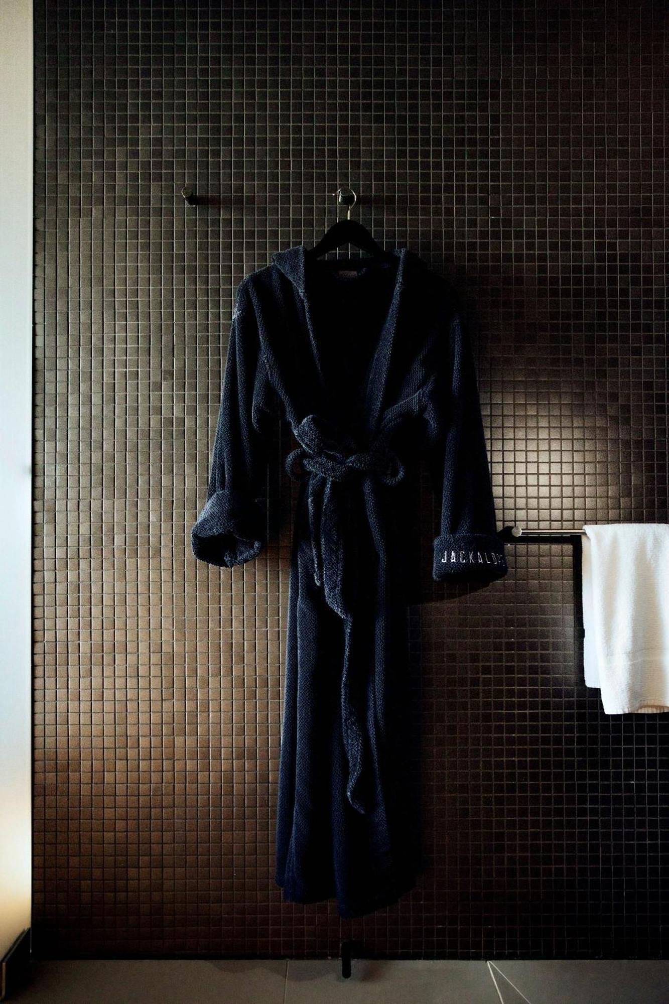 Terrace Shower including Signature Inclusions