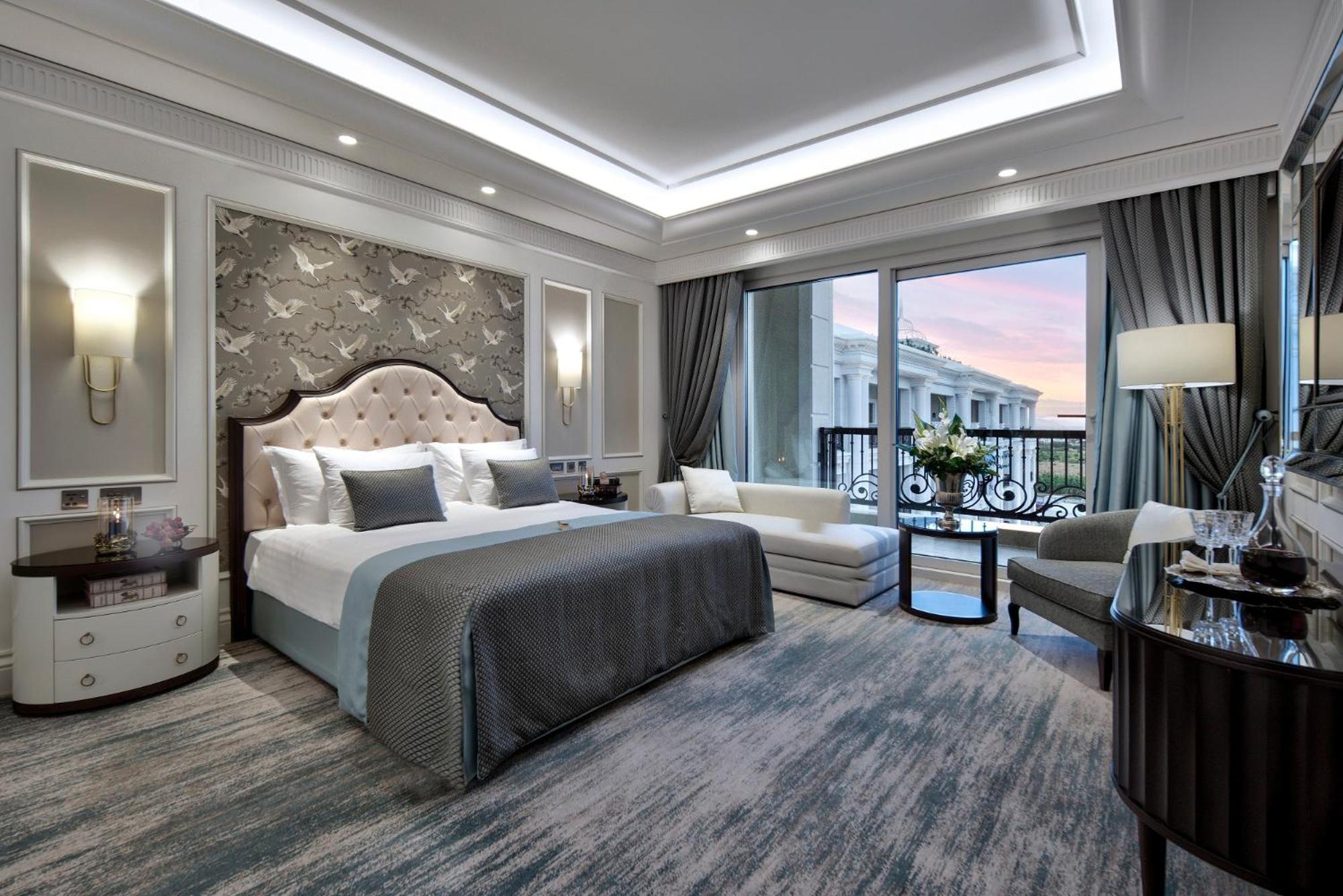 Deluxe Room Mountain View