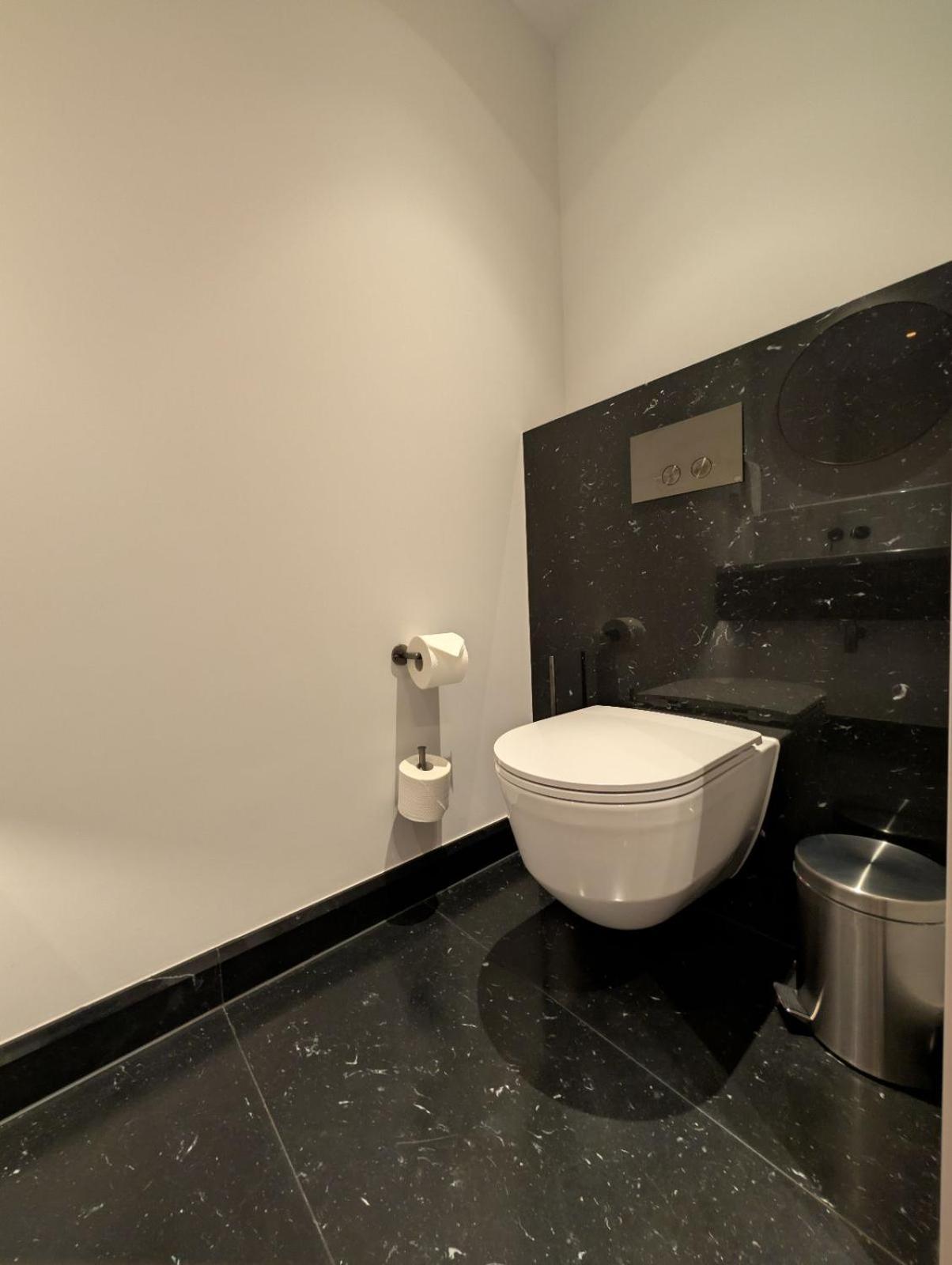 Deluxe One Bedroom Suite