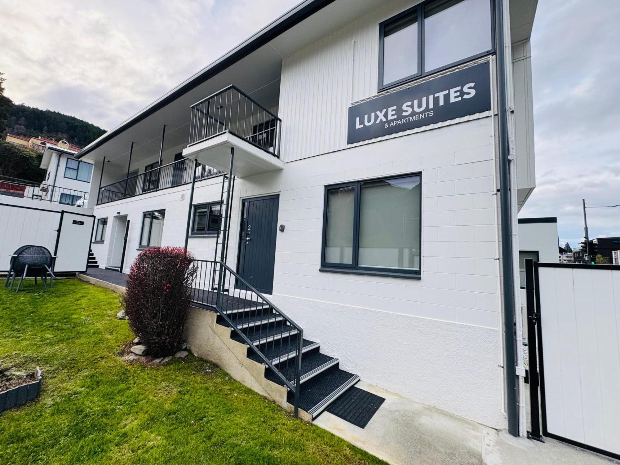 Luxe Two Bedroom Suite Private Garden