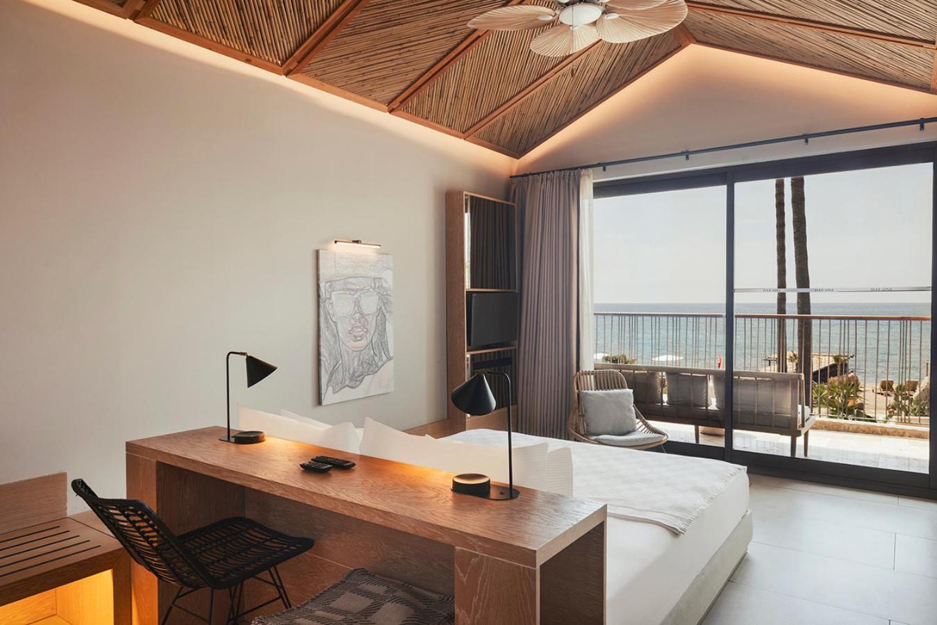 Double or Twin Room Sea View