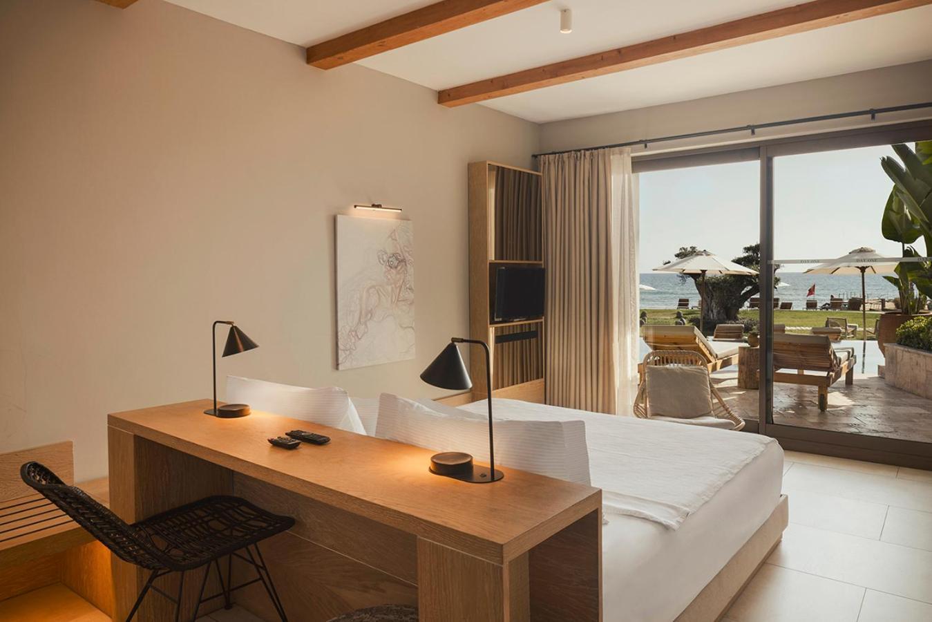 Deluxe Room Direct Pool Access