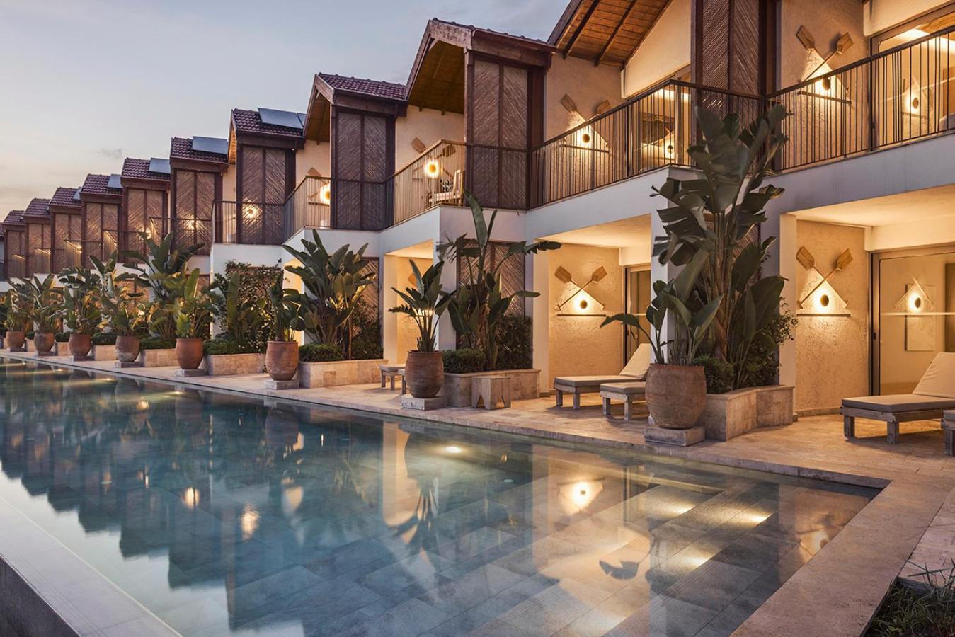 Deluxe Room Direct Pool Access