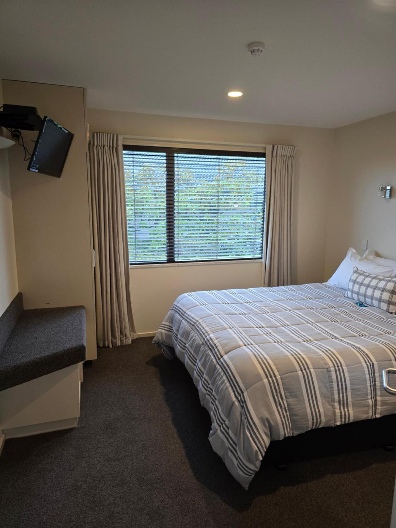 Executive One-Bedroom Apartment