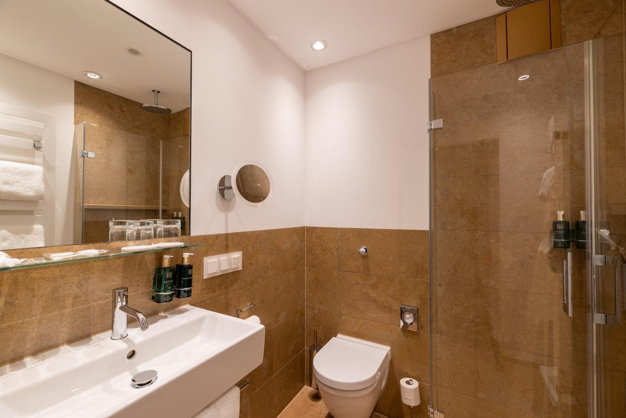 Standard Room,1730031790:JPEG