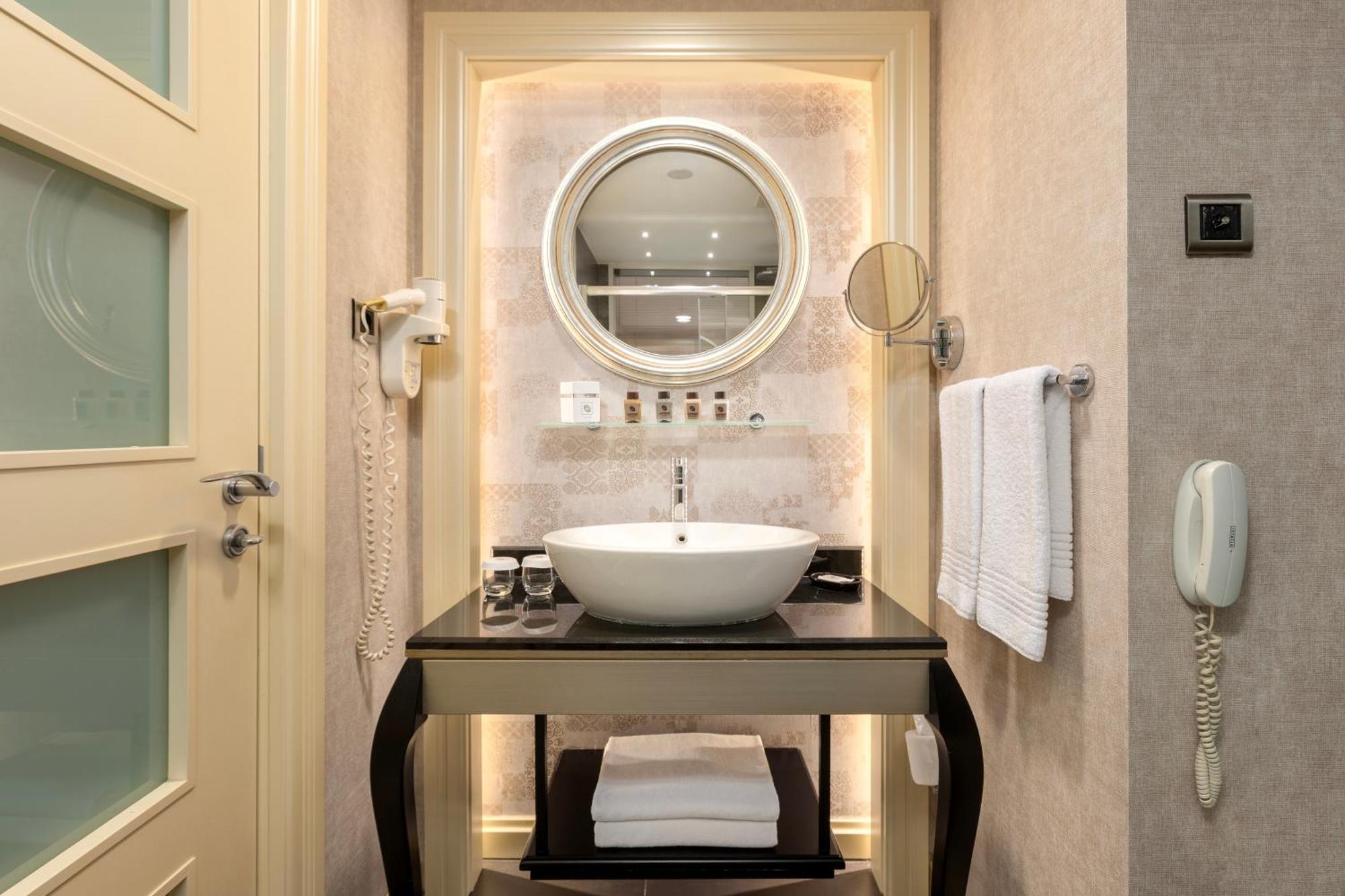 Junior Suite,1685068630:JPEG