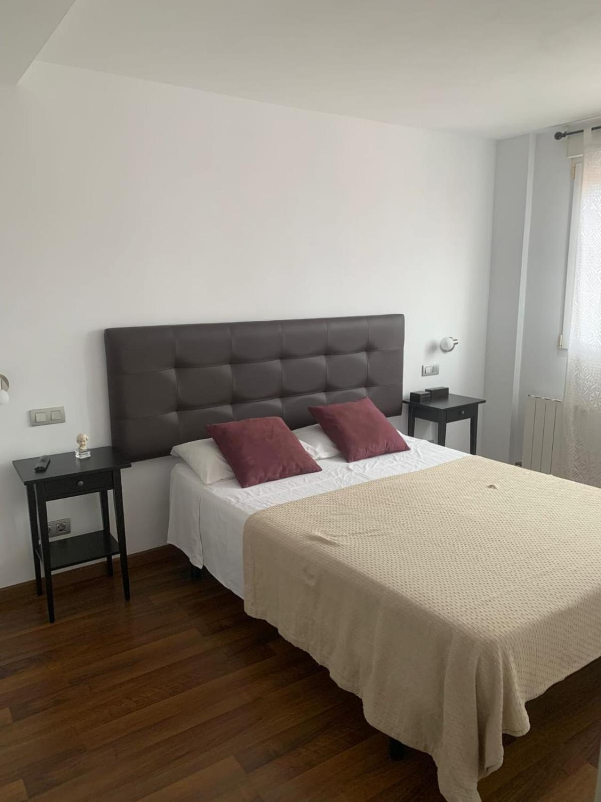 Twin Room,1465797407:JPEG