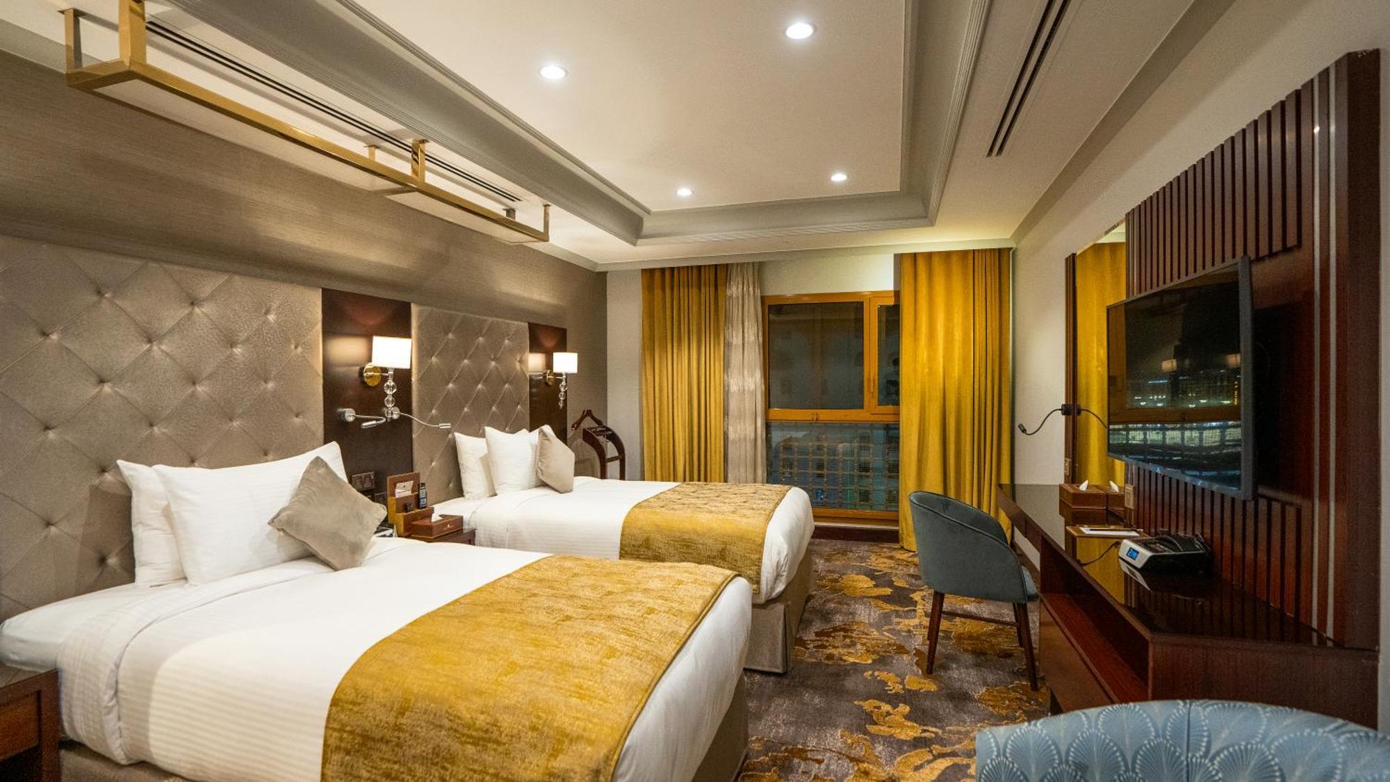 Royal 4-Bedrooms Suite with Haram View 