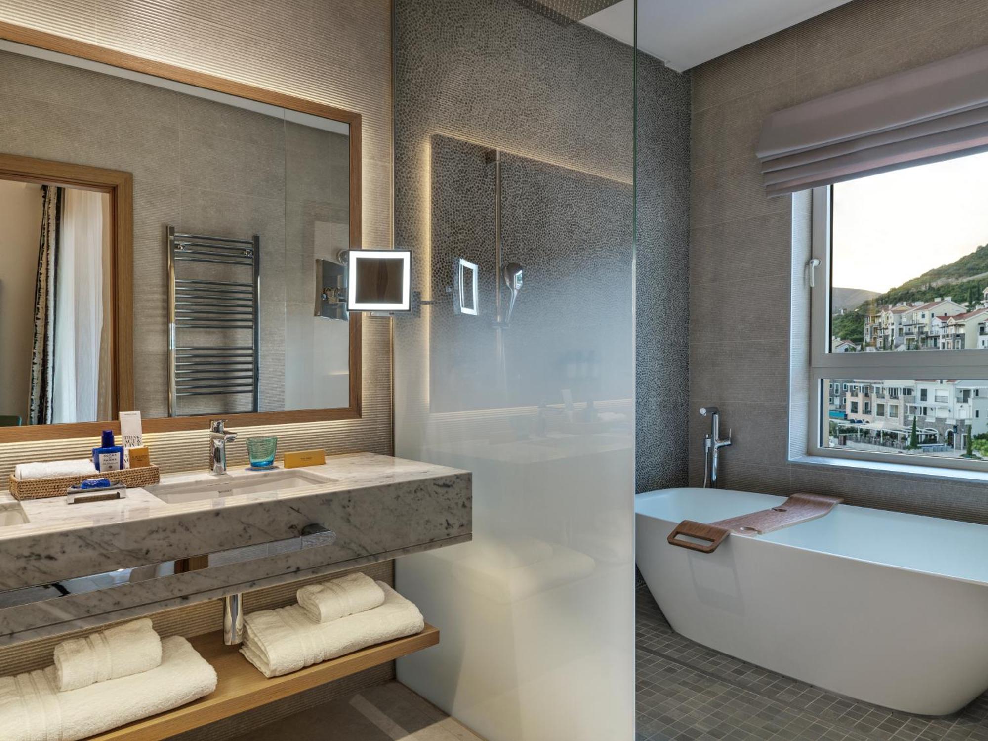 Grand Superior Room