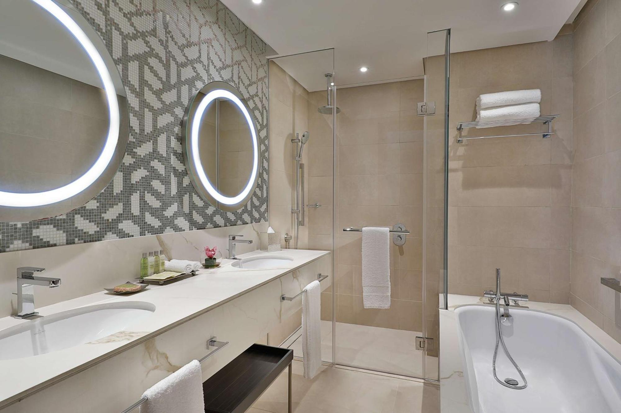 One-Bedroom Suite Partial Sea View