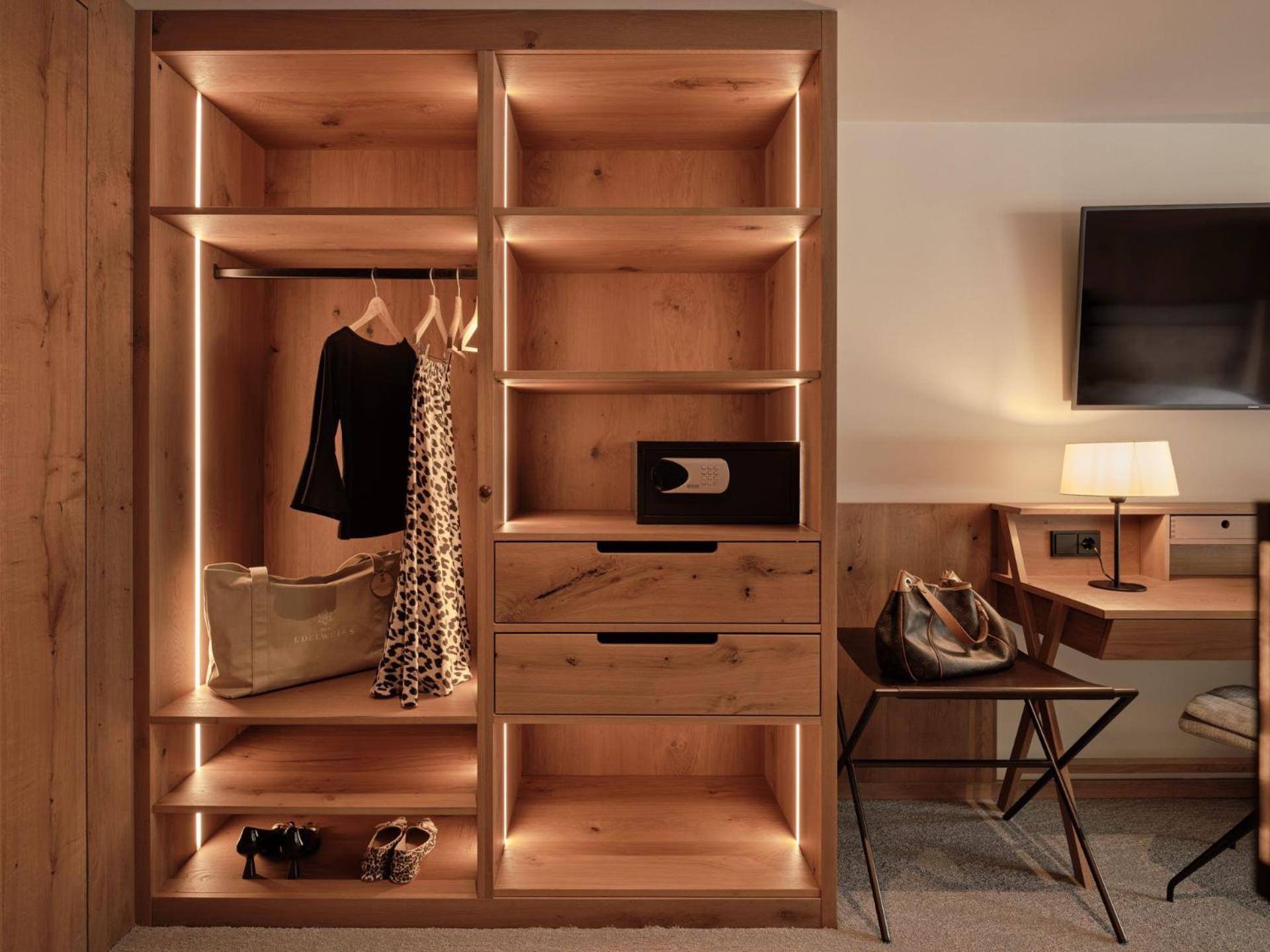 Superior Double Room,1687453386:JPEG