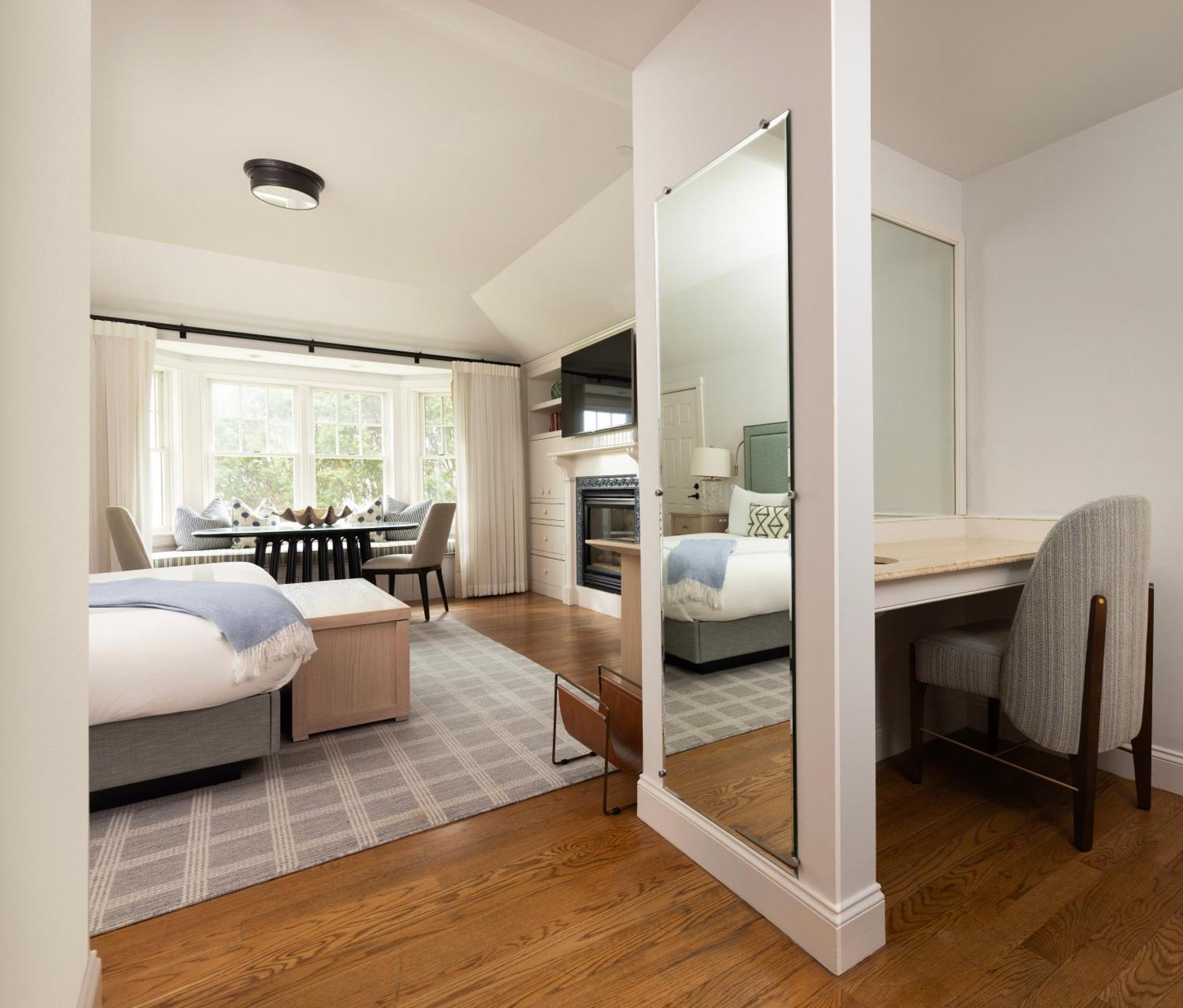 Deluxe King Cottage