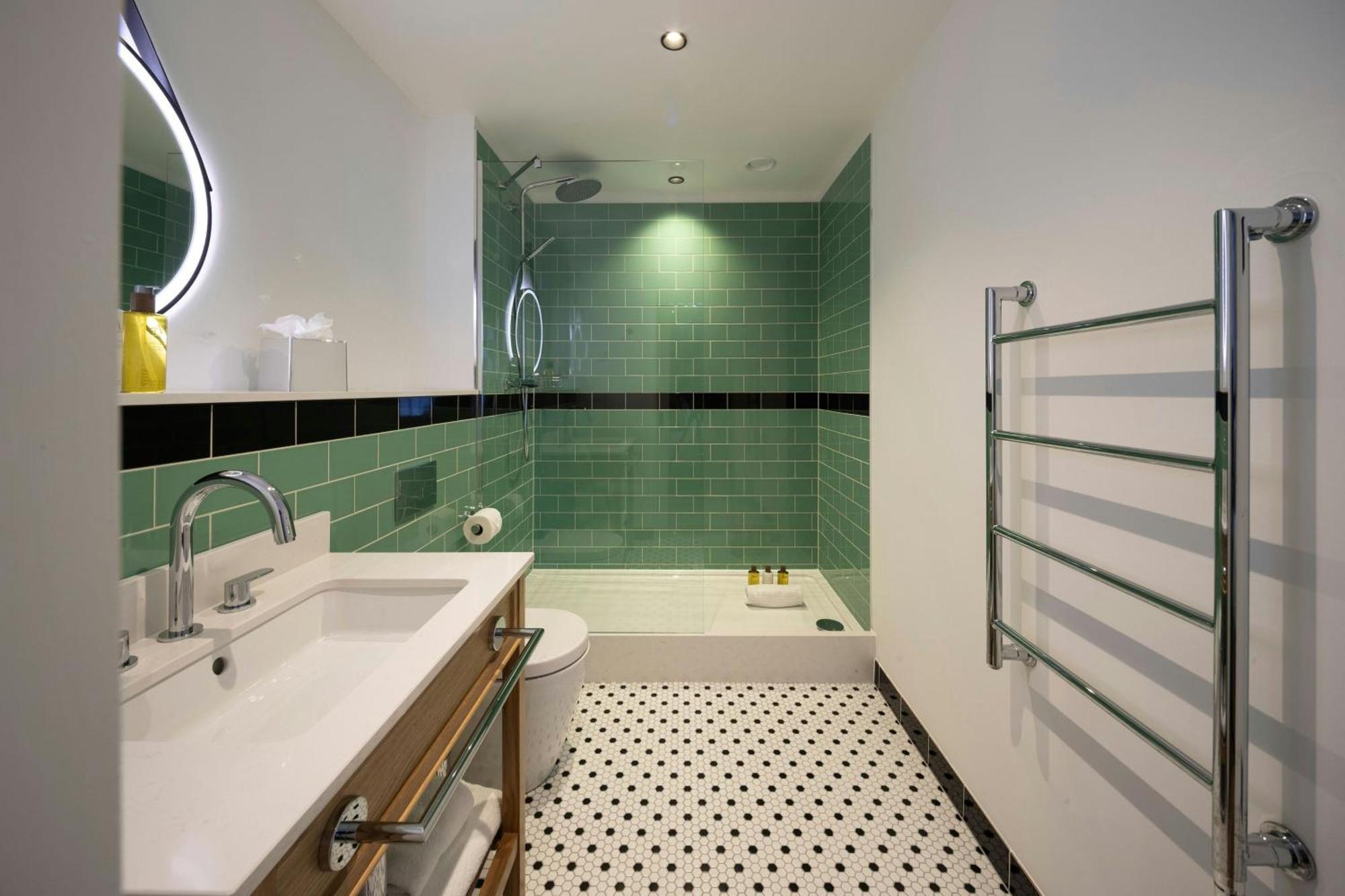 One-Bedroom Double Suite with Sofa Bed,1687479922:JPEG