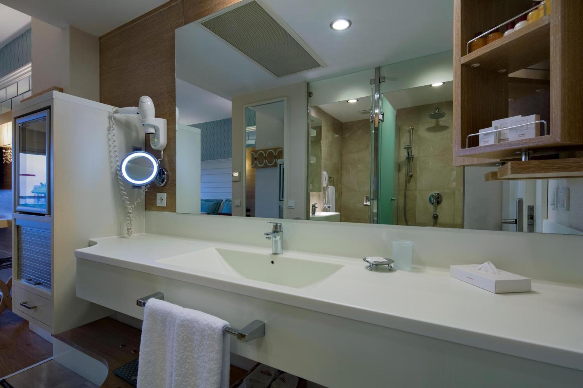 Standard Double or Twin Room Garden View