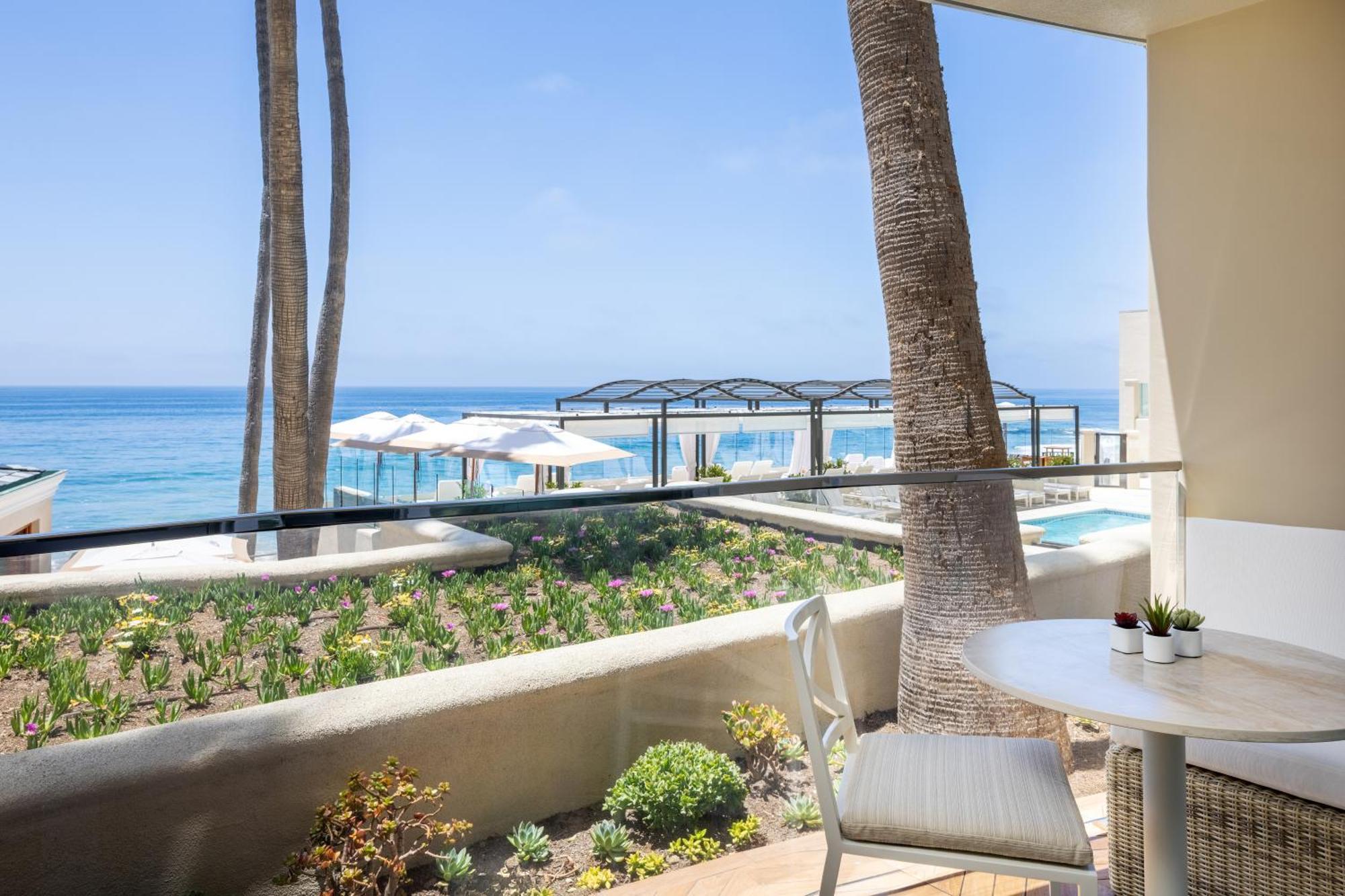 King Room Pool View