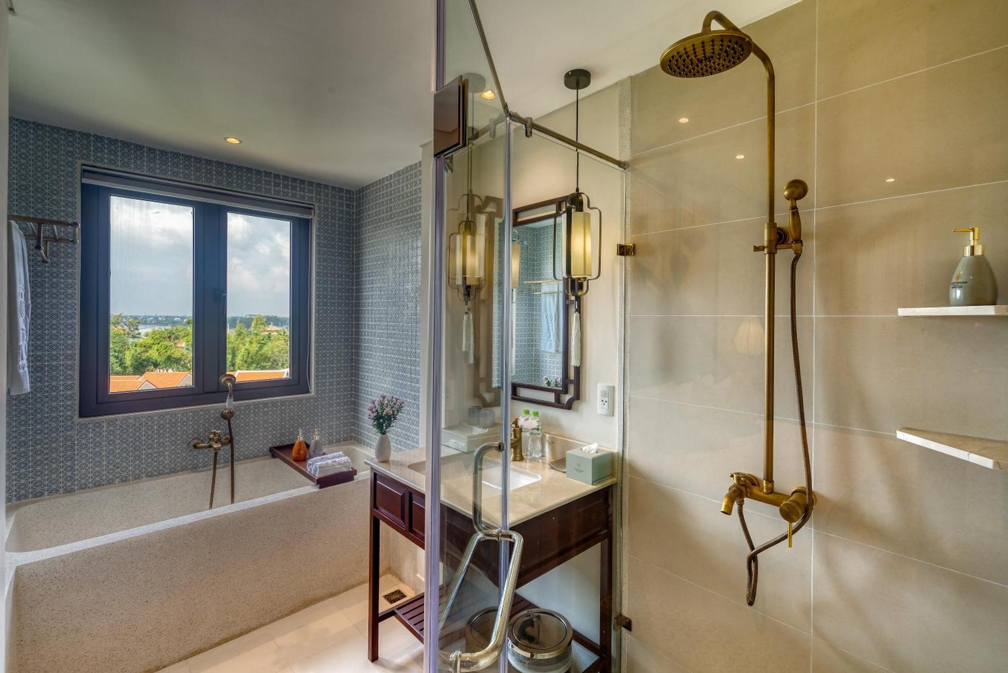 Premium Double or Twin Room Bathtub Balcony Quiet Street View