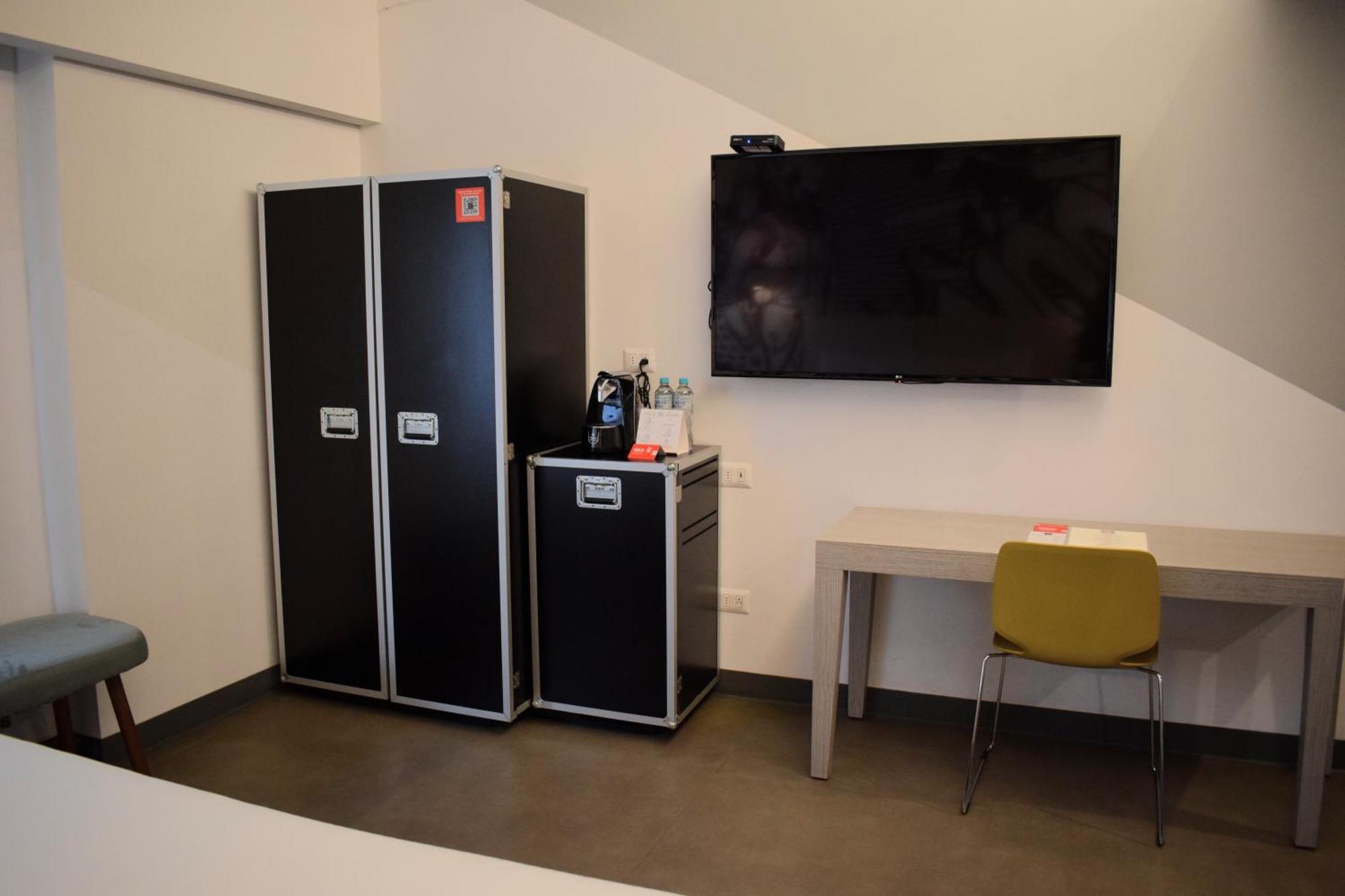 King Room Accessible or Non-Smoking