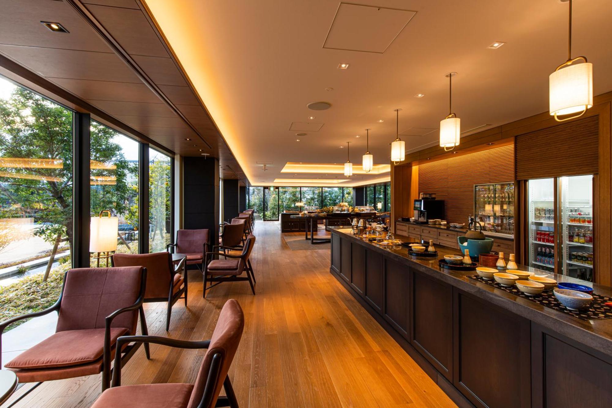 Executive King Room with Free Lounge Access