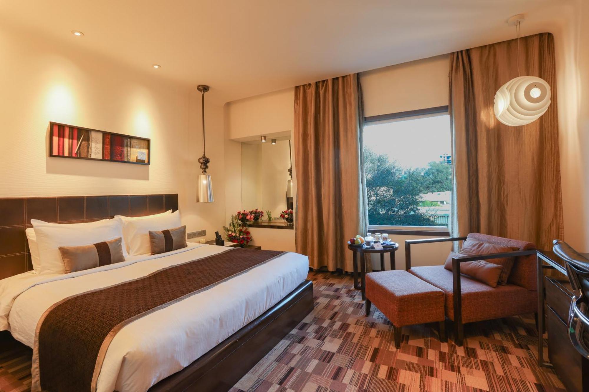 Deluxe King Room