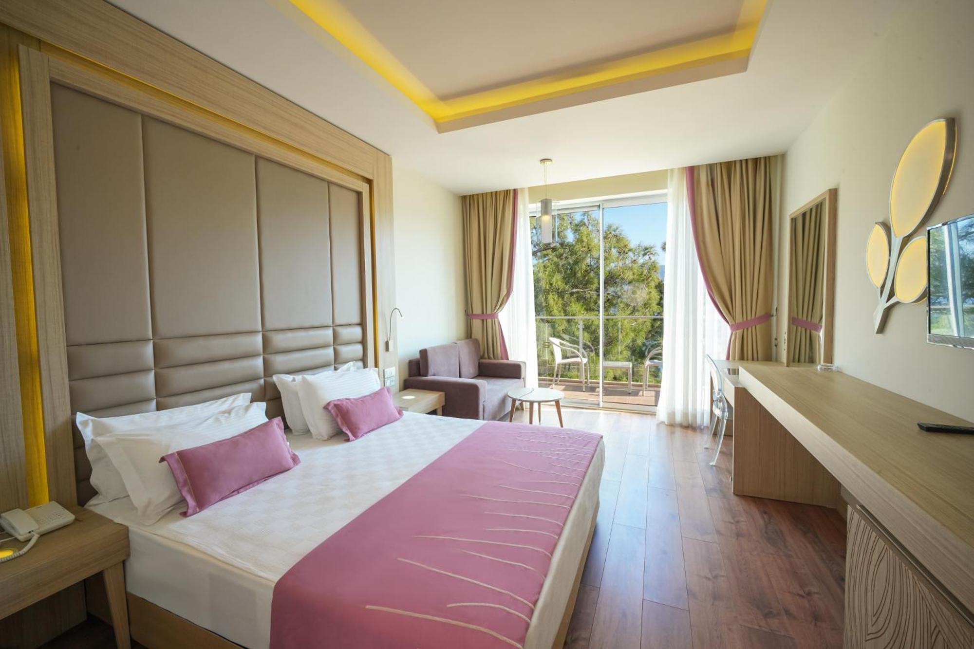 Double or Twin Room Side Sea View
