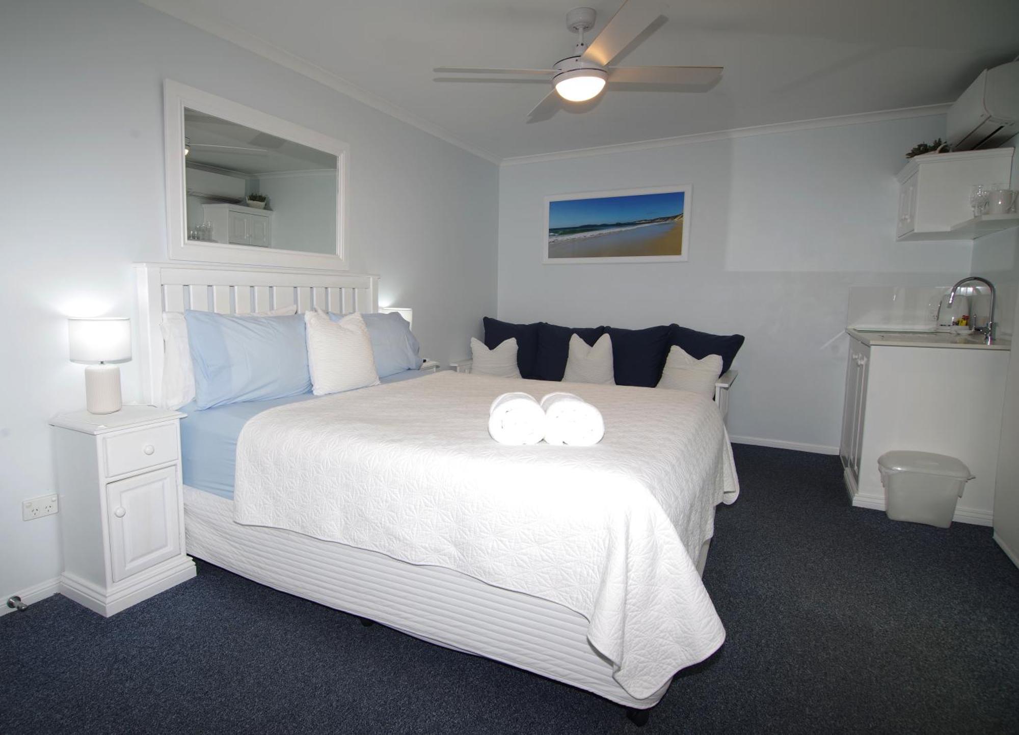 Deluxe Queen Room