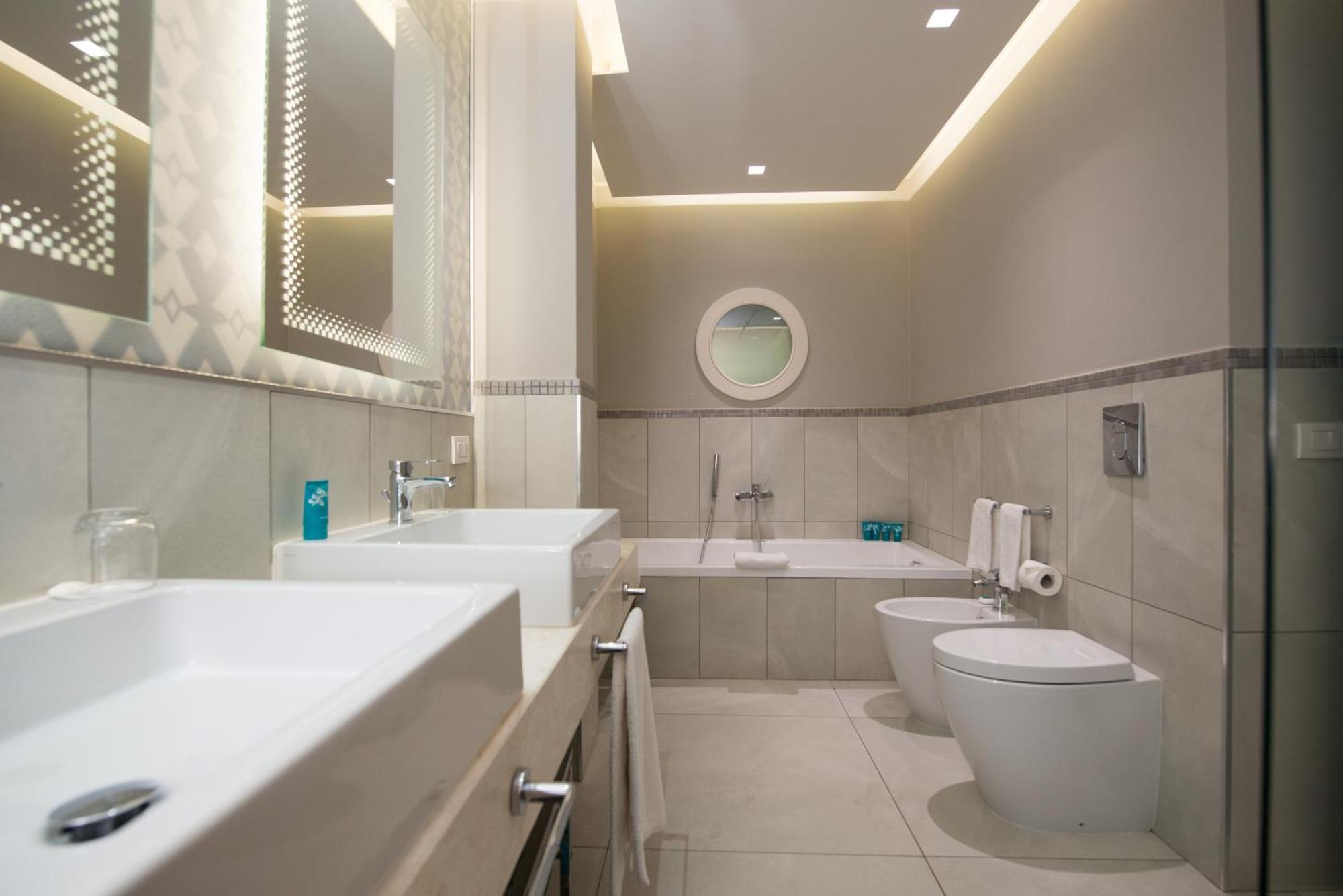 Superior Double or Twin Room Garden View