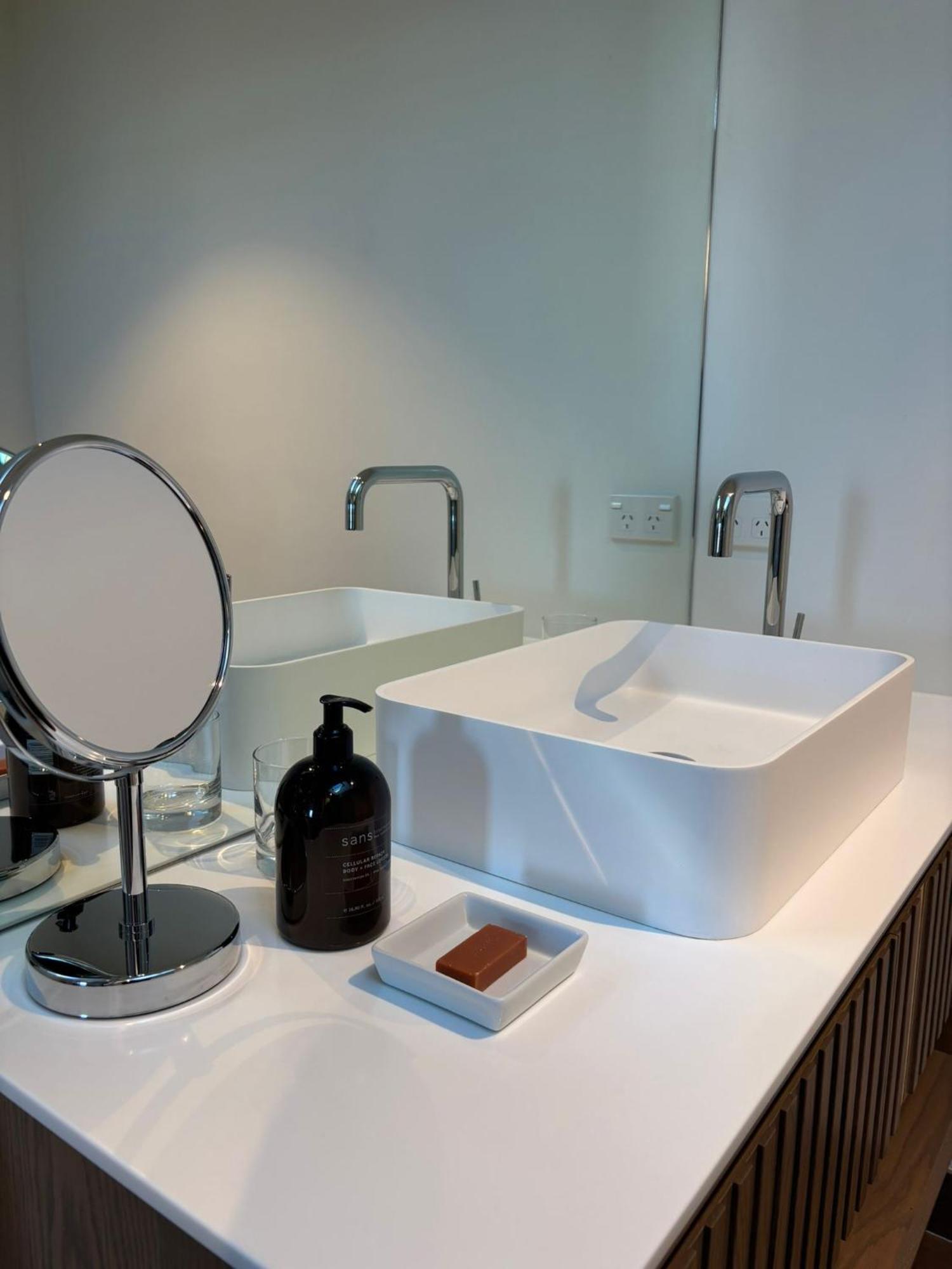 Deluxe One-Bedroom Apartment