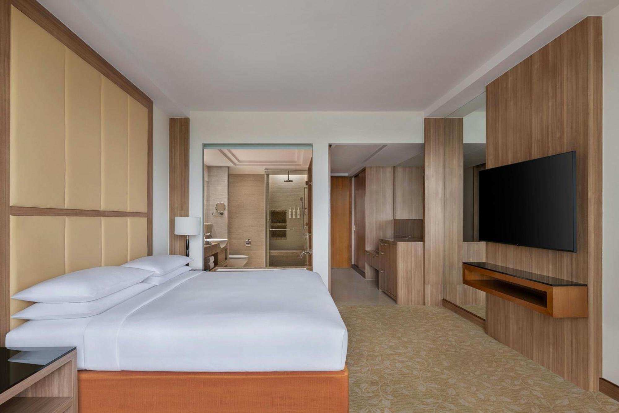 King Room Pool View